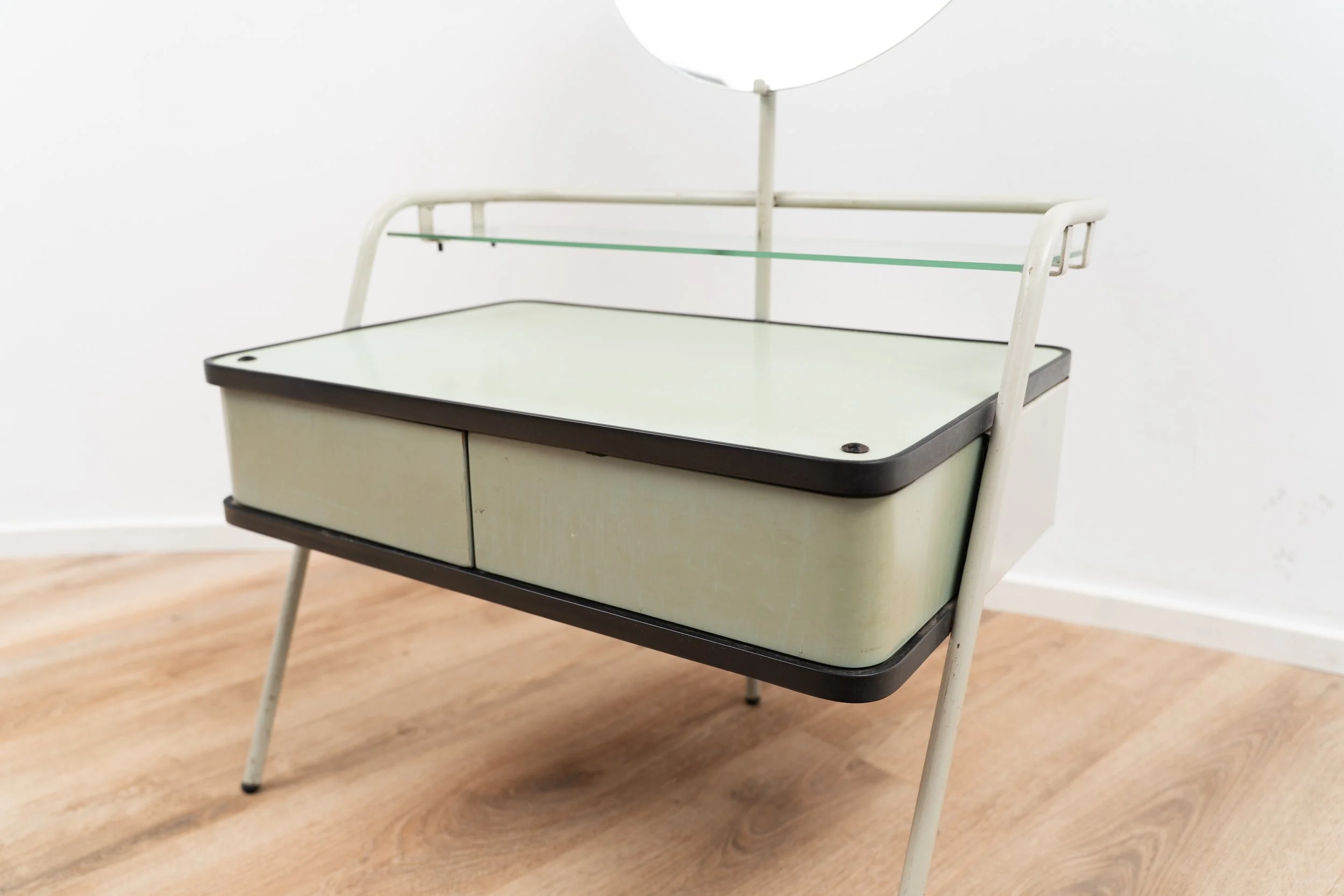 Dressing table by Auping (10 of 12).JPG