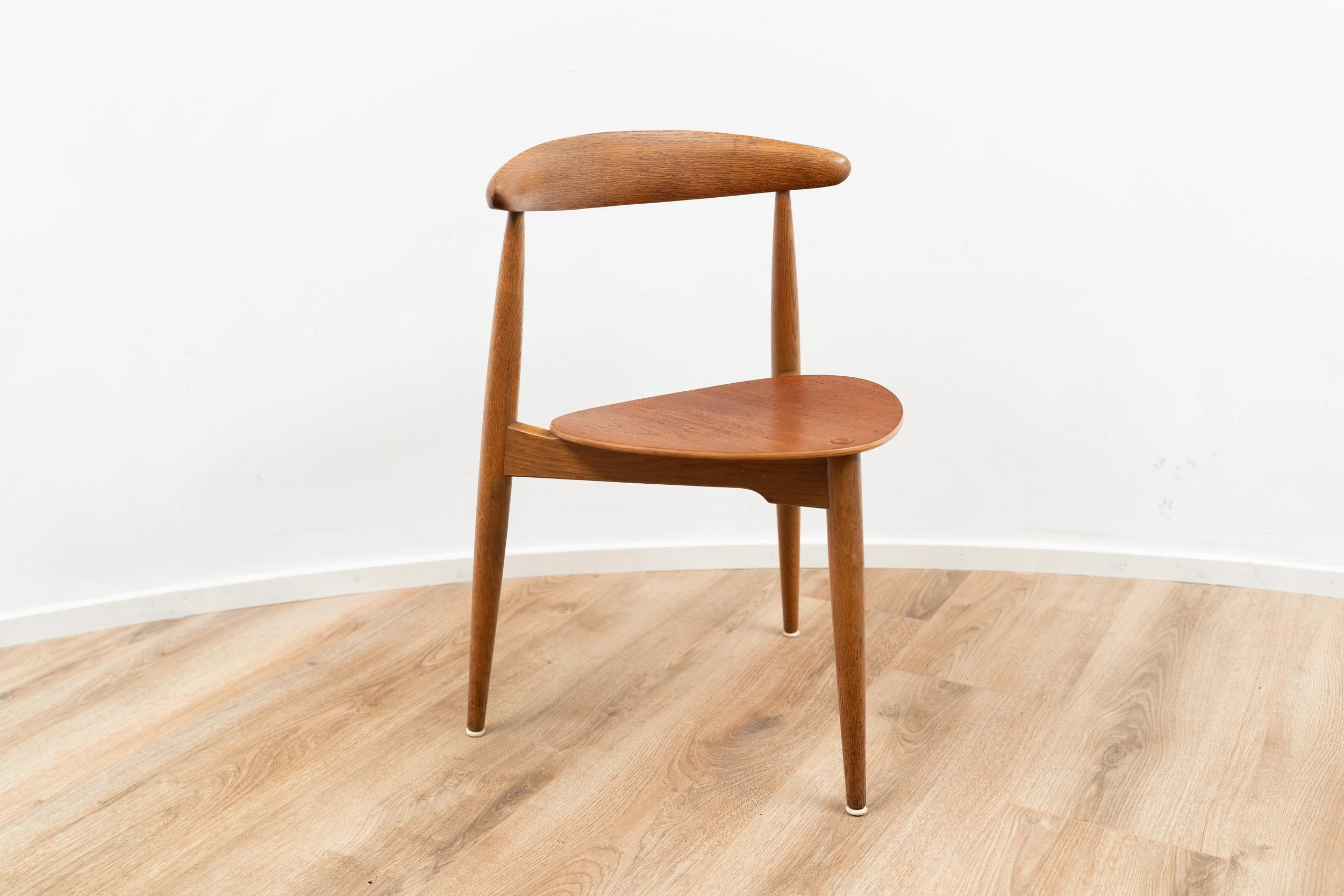 Dining Table & Chairs by Hans Wegner (3 of 15).JPG