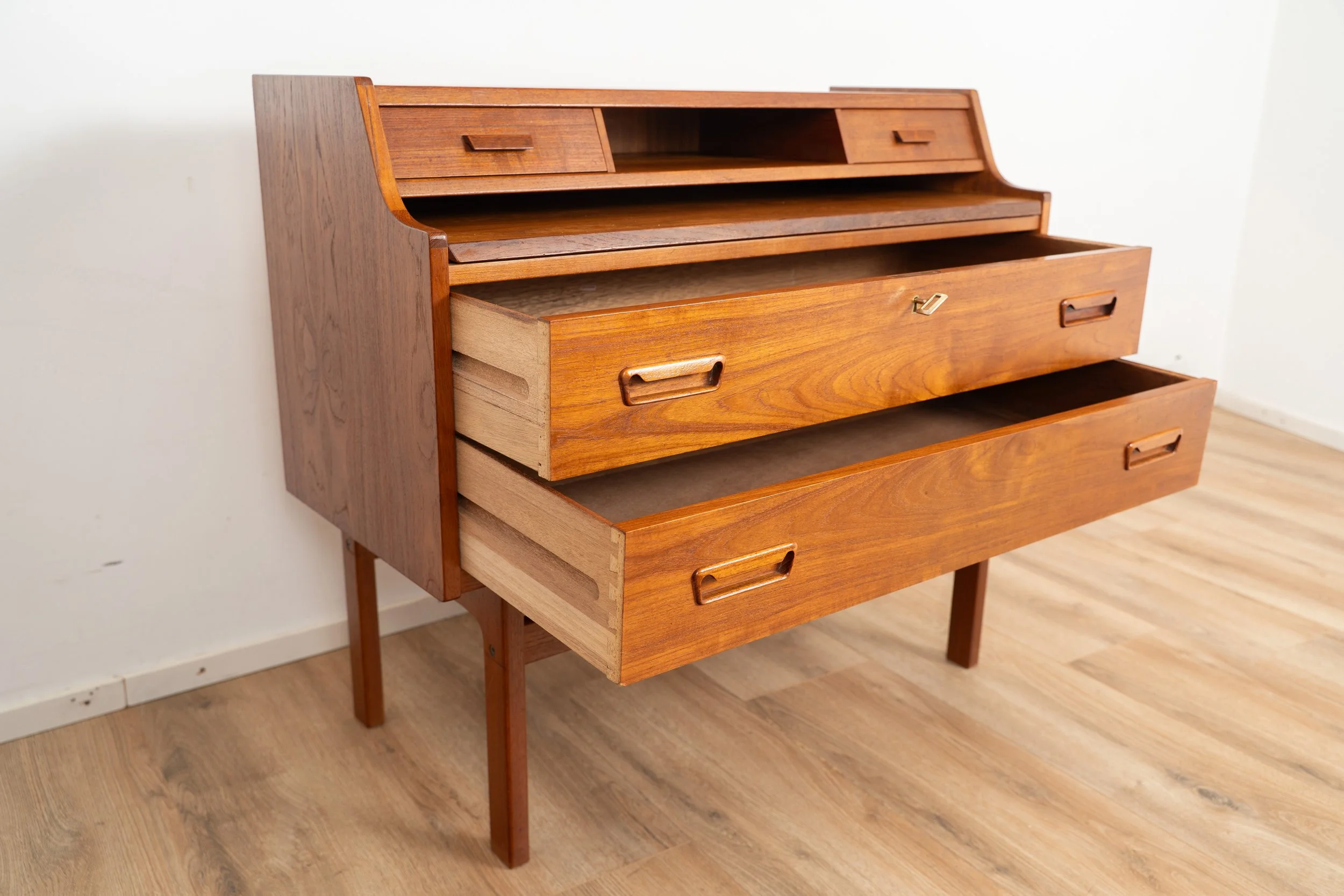 Writing Cabinet by Arne Wahl Iversen (5 of 20).JPG