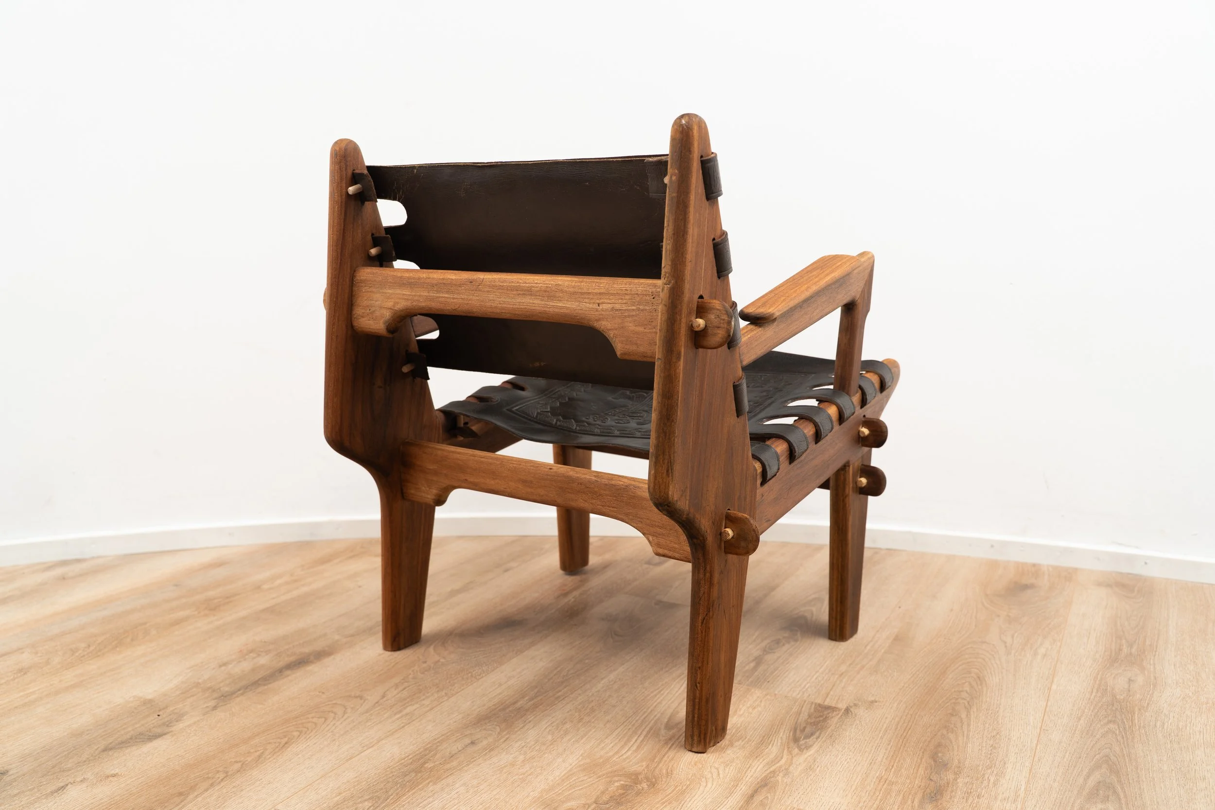 Lounge chair by Angel Pazmino - Dark (7 of 7).JPG