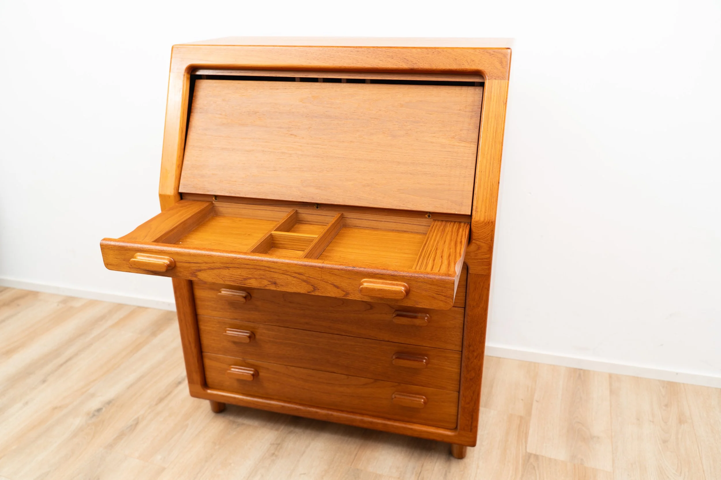 Secretaire by Dyrlund (8 of 16).JPG