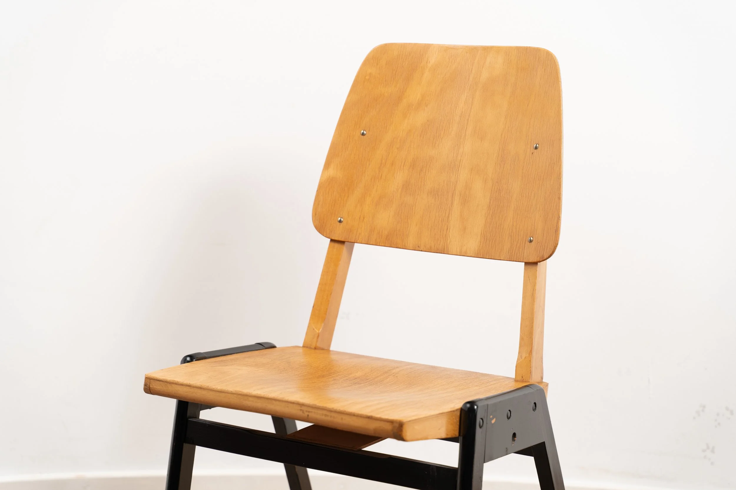 Dining chair by Ronald Rainer (3 of 5).JPG