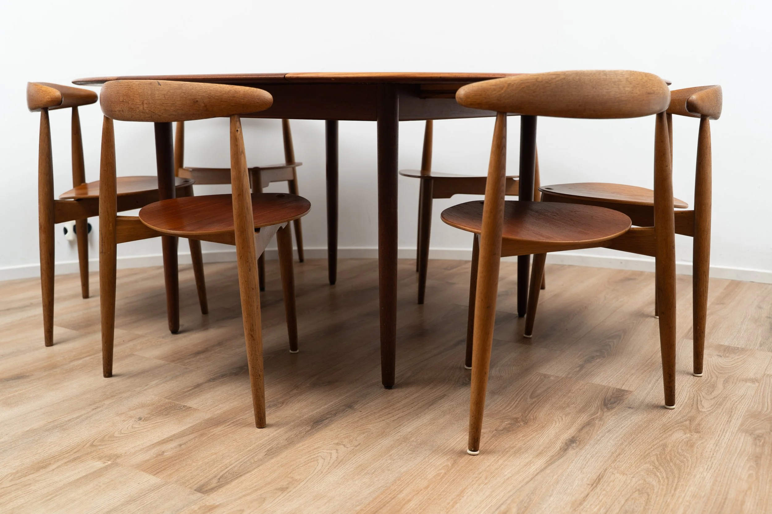 Dining Table & Chairs by Hans Wegner (13 of 15).JPG