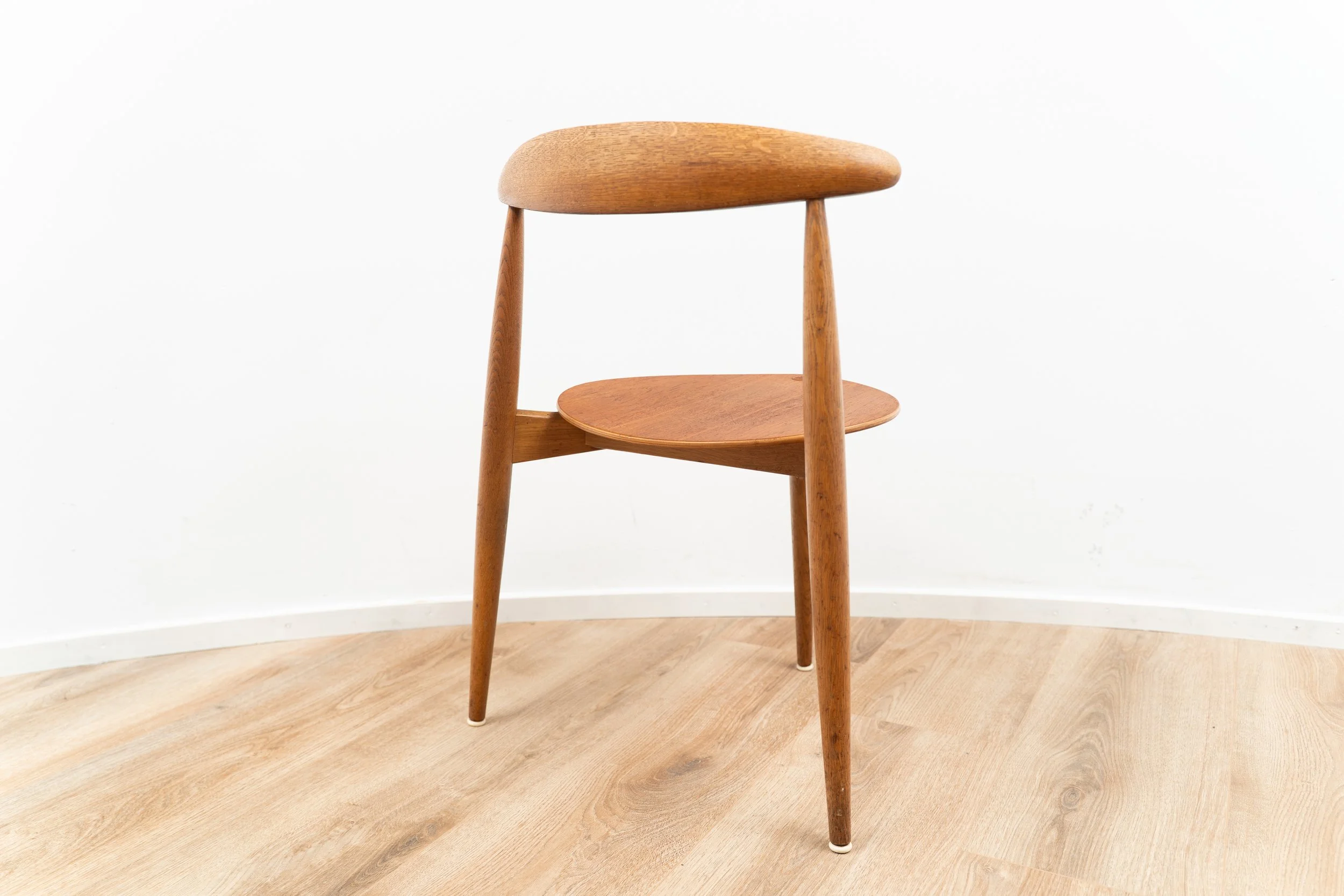 Dining Table & Chairs by Hans Wegner (6 of 15).JPG