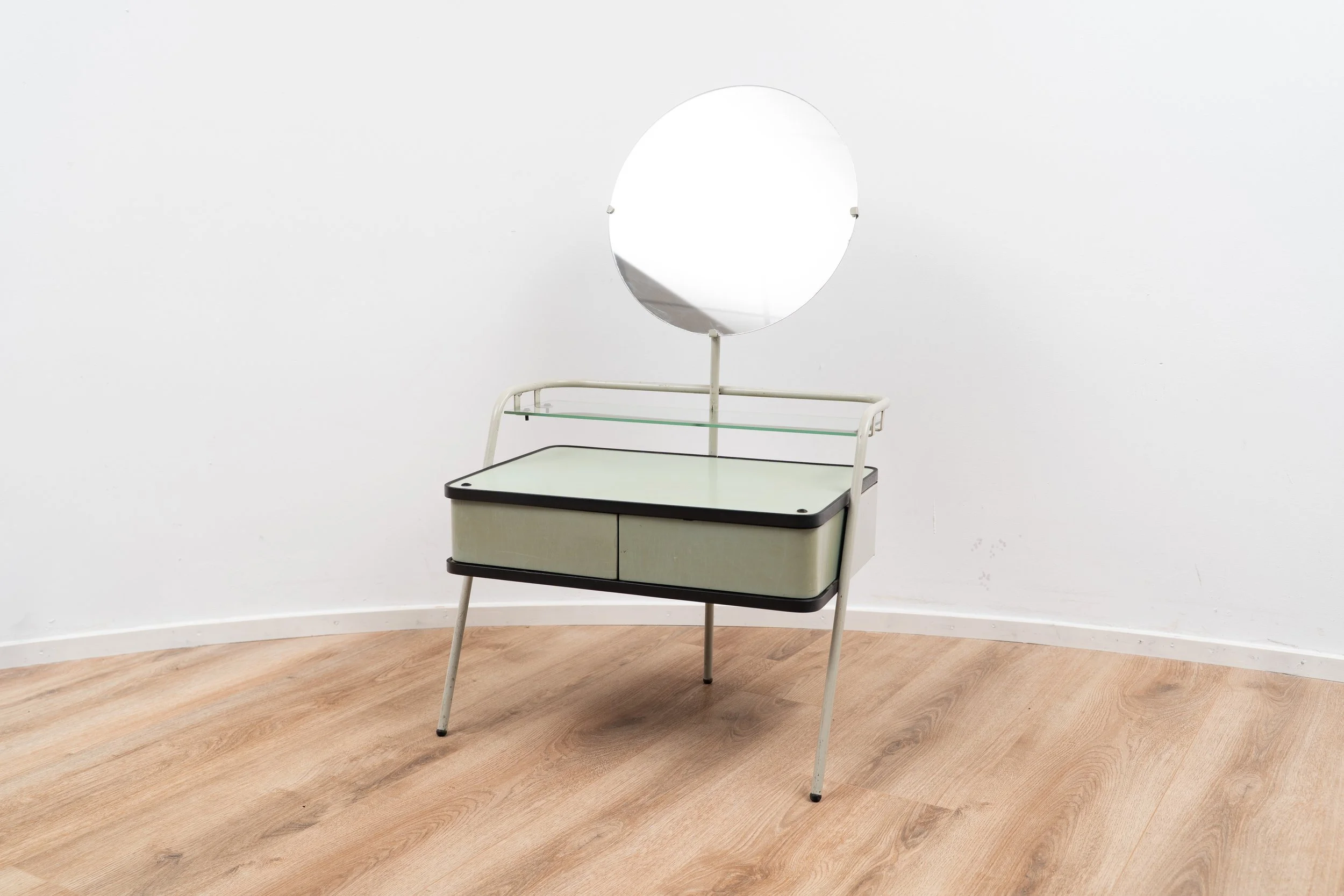 Dressing table by Auping (2 of 12).JPG