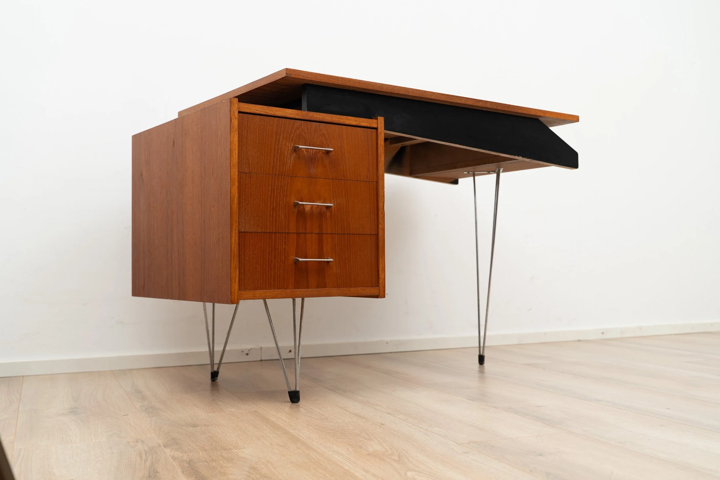 Hairpin Writing Desk by Tijsseling Nijkerk (9 of 12).JPG