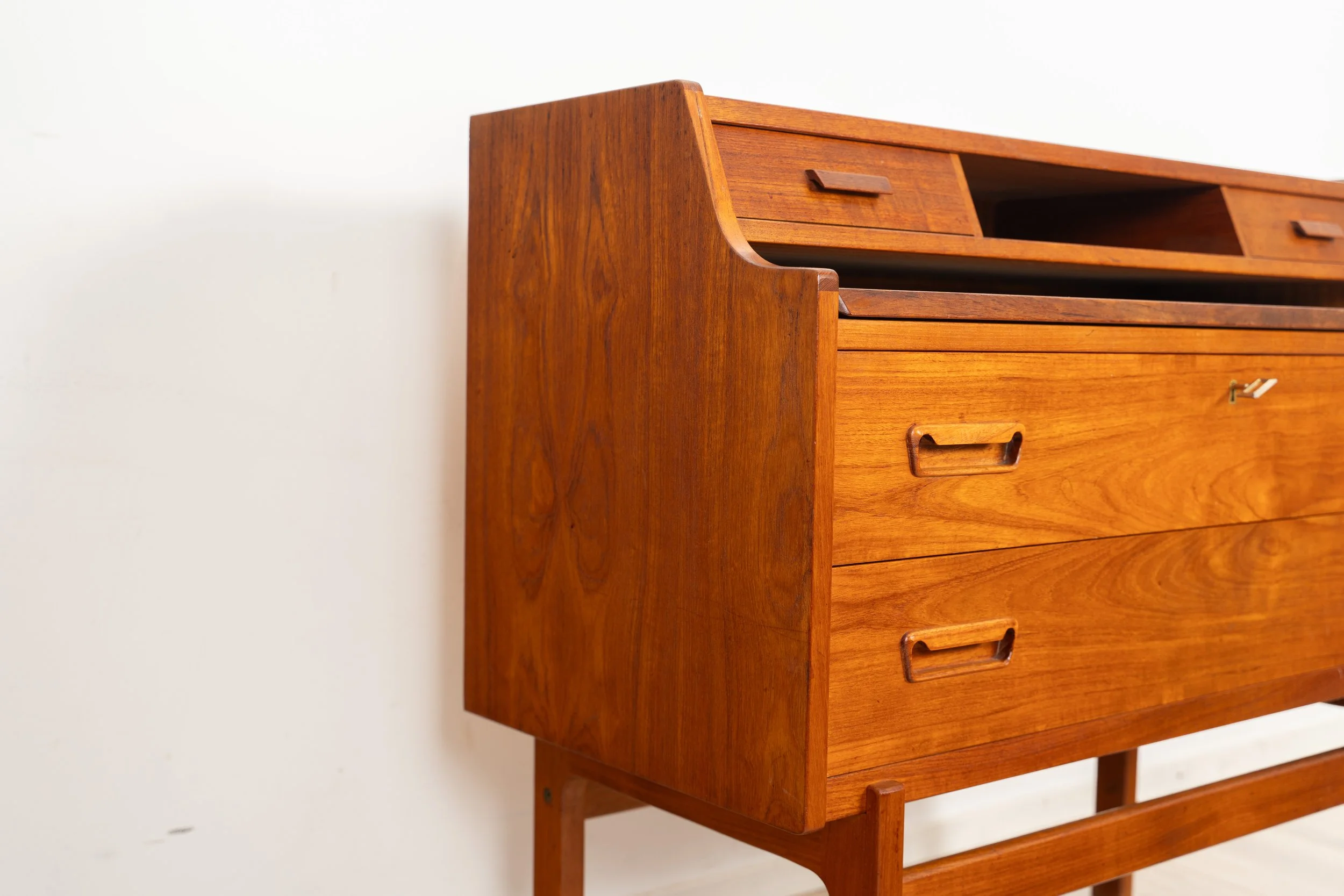 Writing Cabinet by Arne Wahl Iversen (14 of 20).JPG