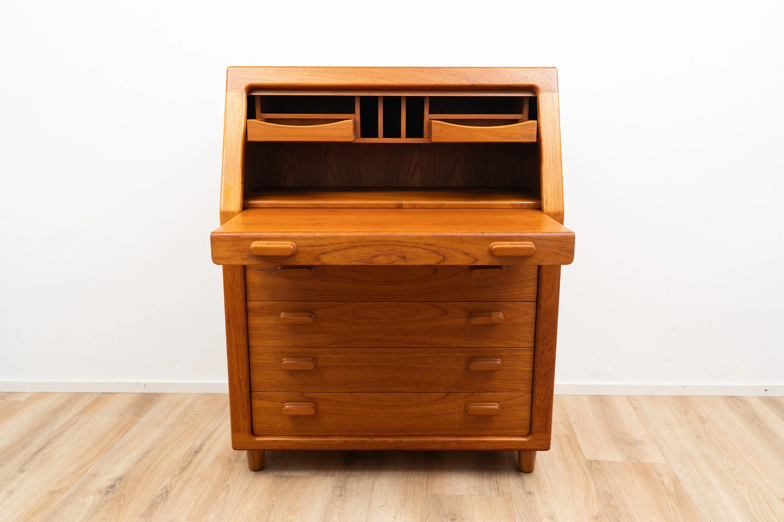 Secretaire by Dyrlund (3 of 16).JPG