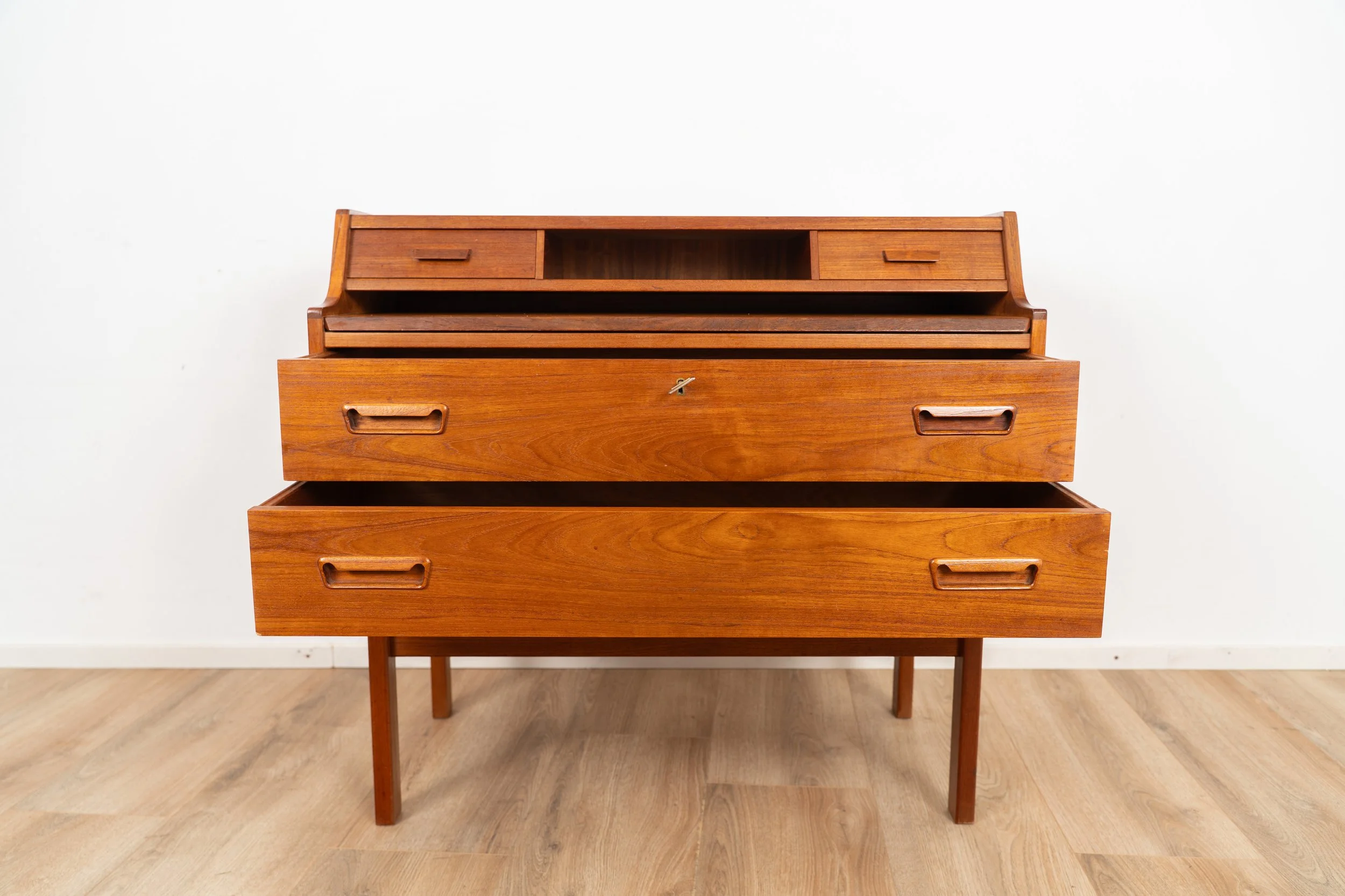 Writing Cabinet by Arne Wahl Iversen (4 of 20).JPG