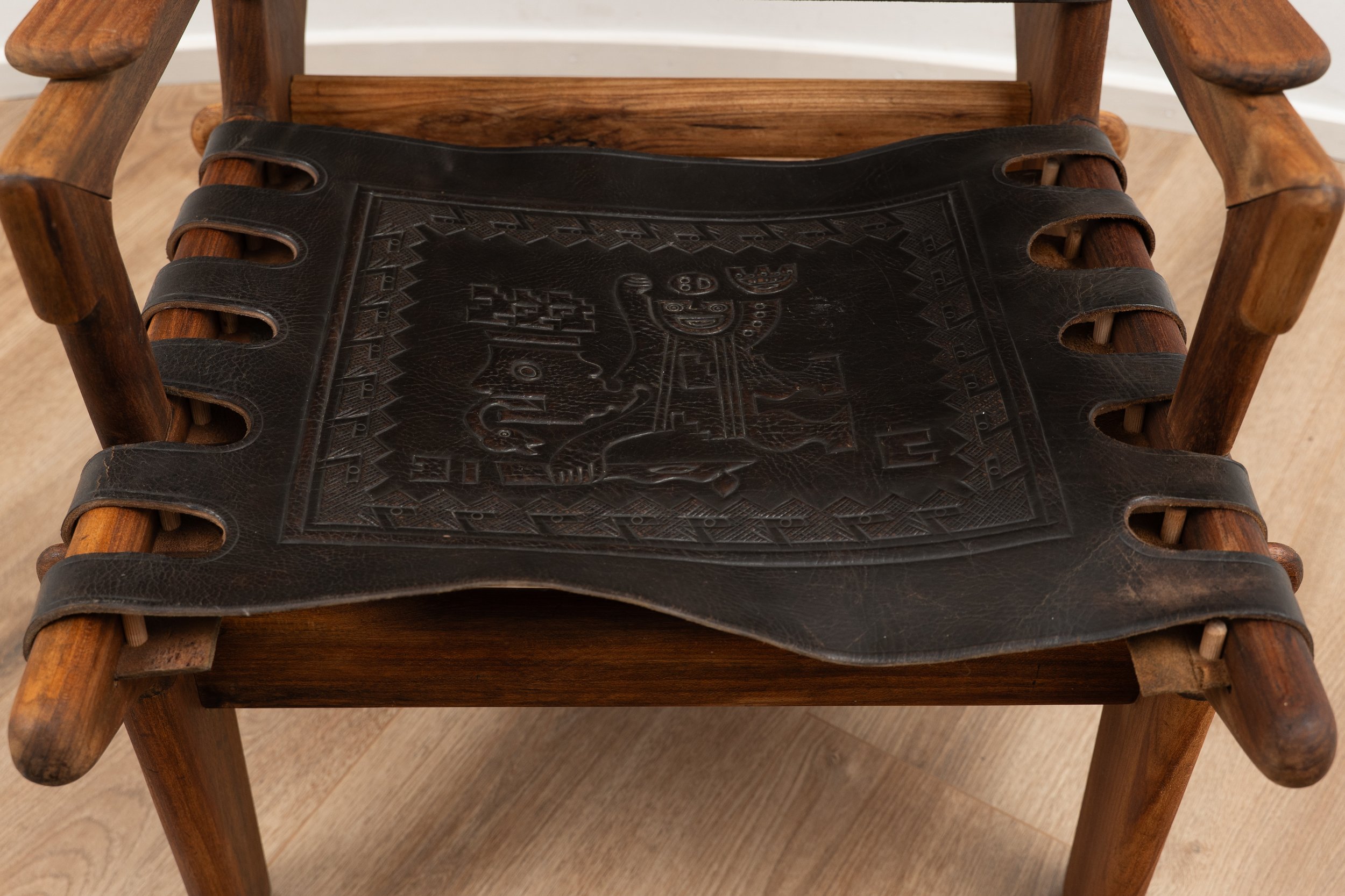 Lounge chair by Angel Pazmino - Dark (6 of 7).JPG