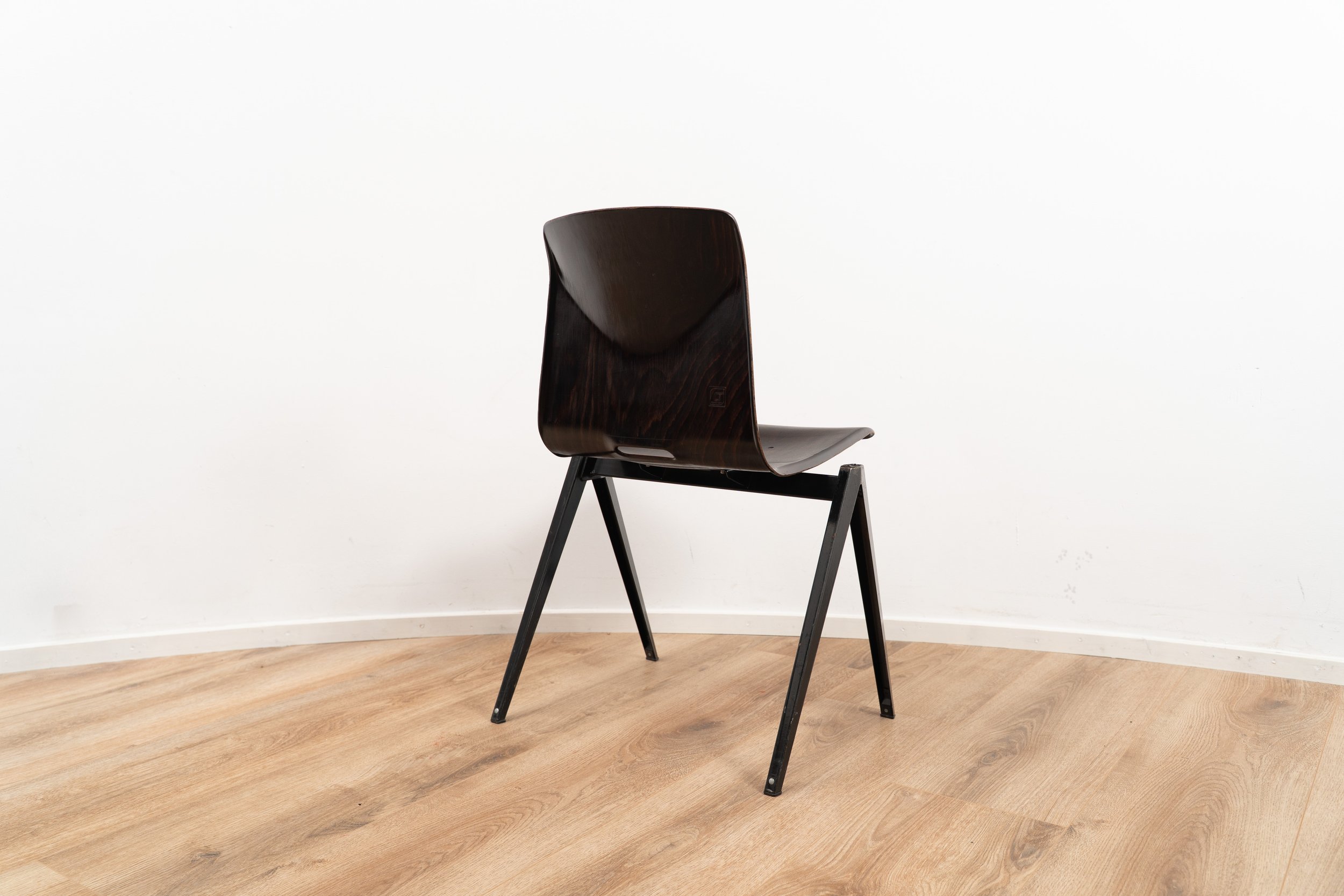 Galvanitas S22 - Black (4 of 5).JPG
