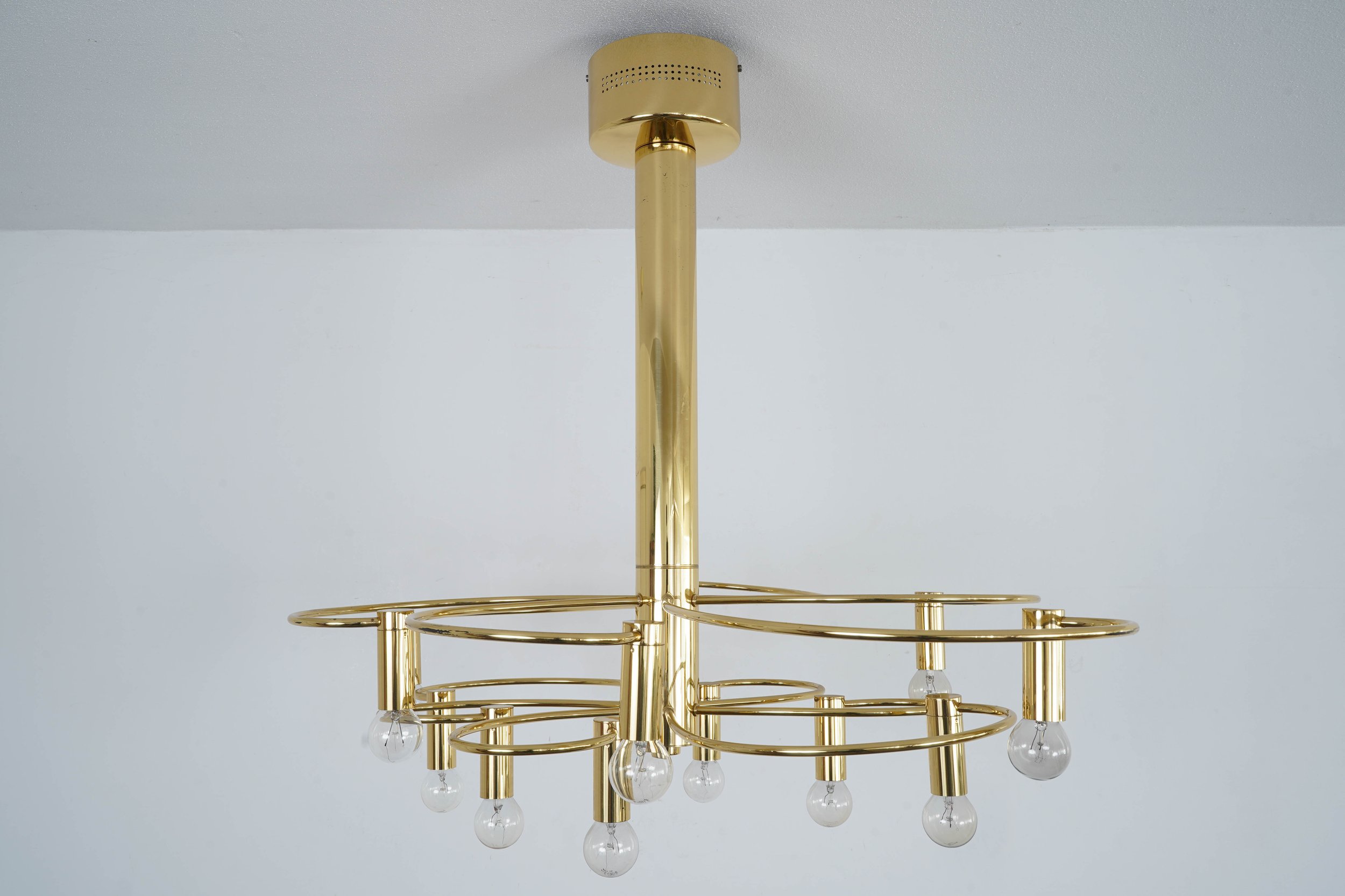 Golden_ceiling_light1.jpg