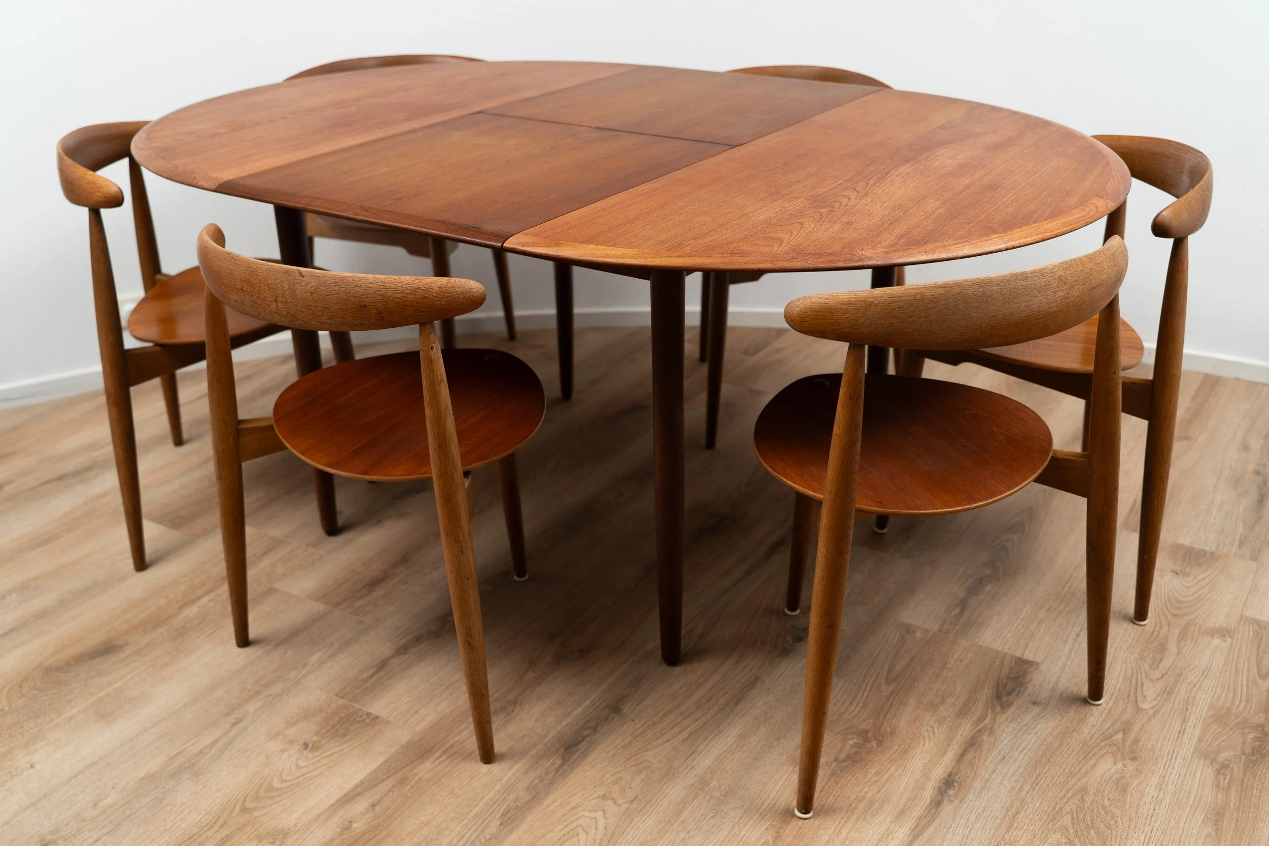 Dining Table & Chairs by Hans Wegner (14 of 15).JPG