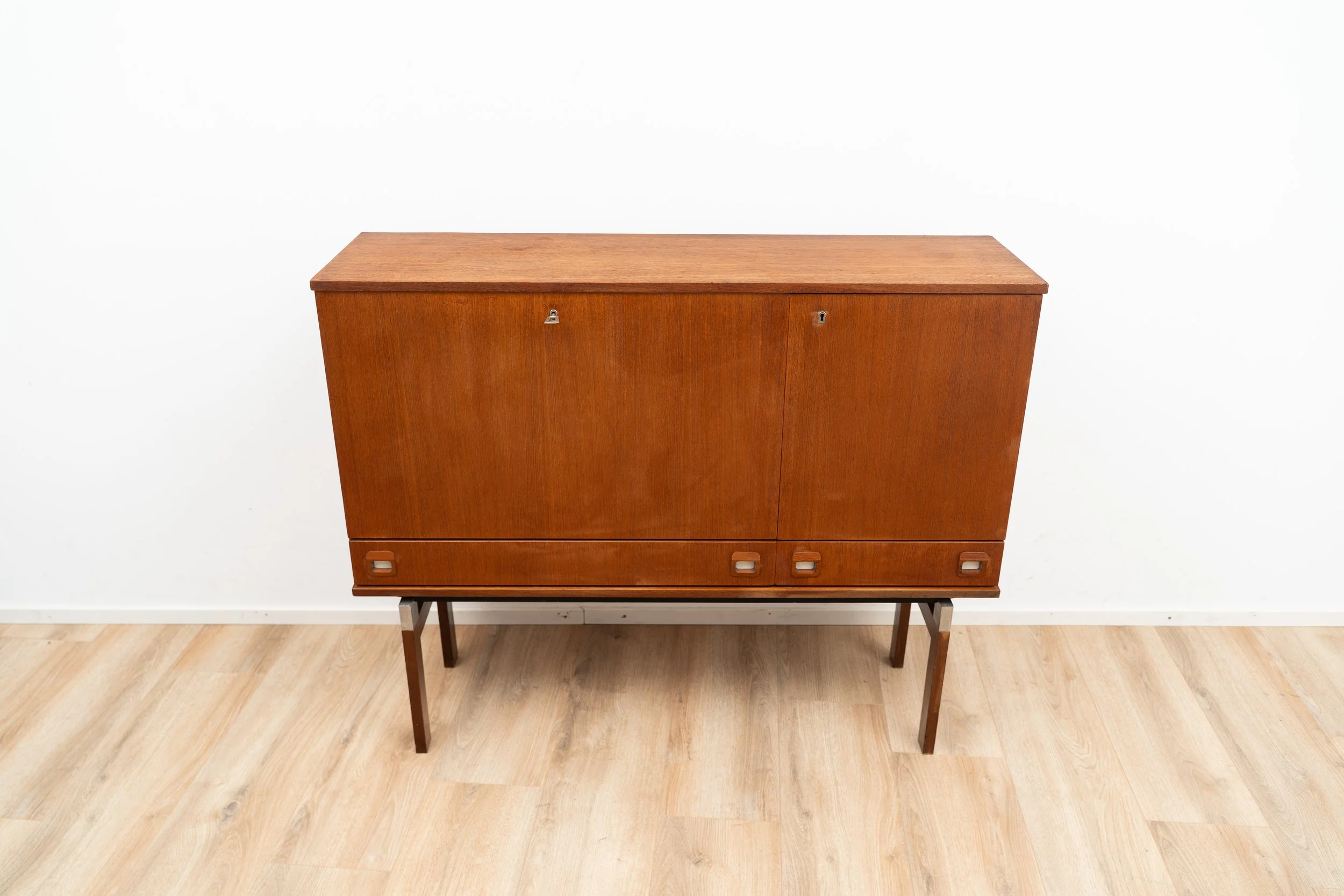 Highboard by Fristho (15 of 17).JPG