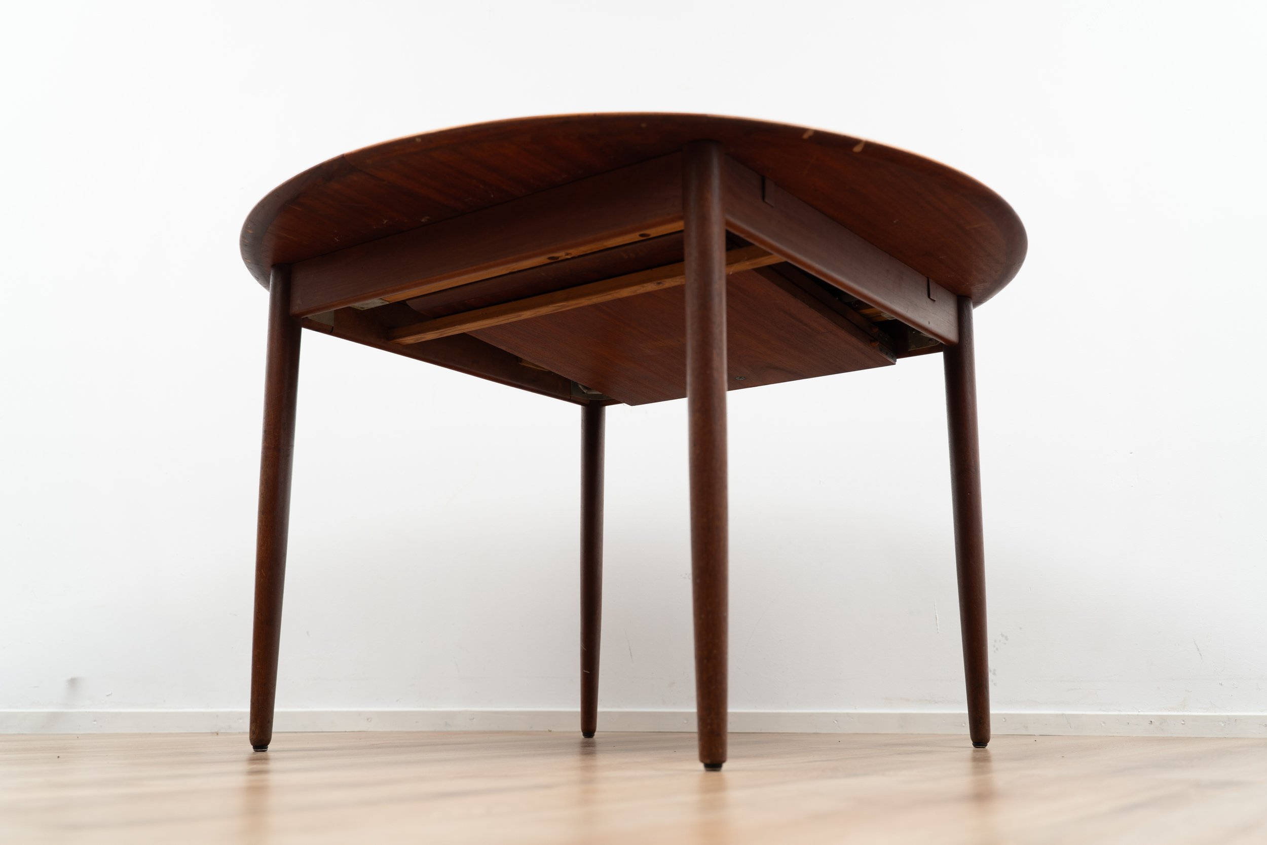 Dining Table & Chairs by Hans Wegner (9 of 15).JPG