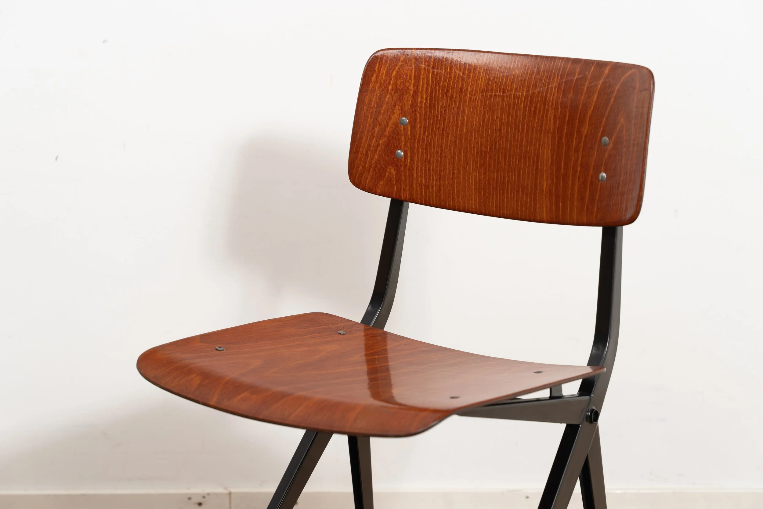 Sleek and Sturdy: Discover the Marko Model S201 — Howaboutout