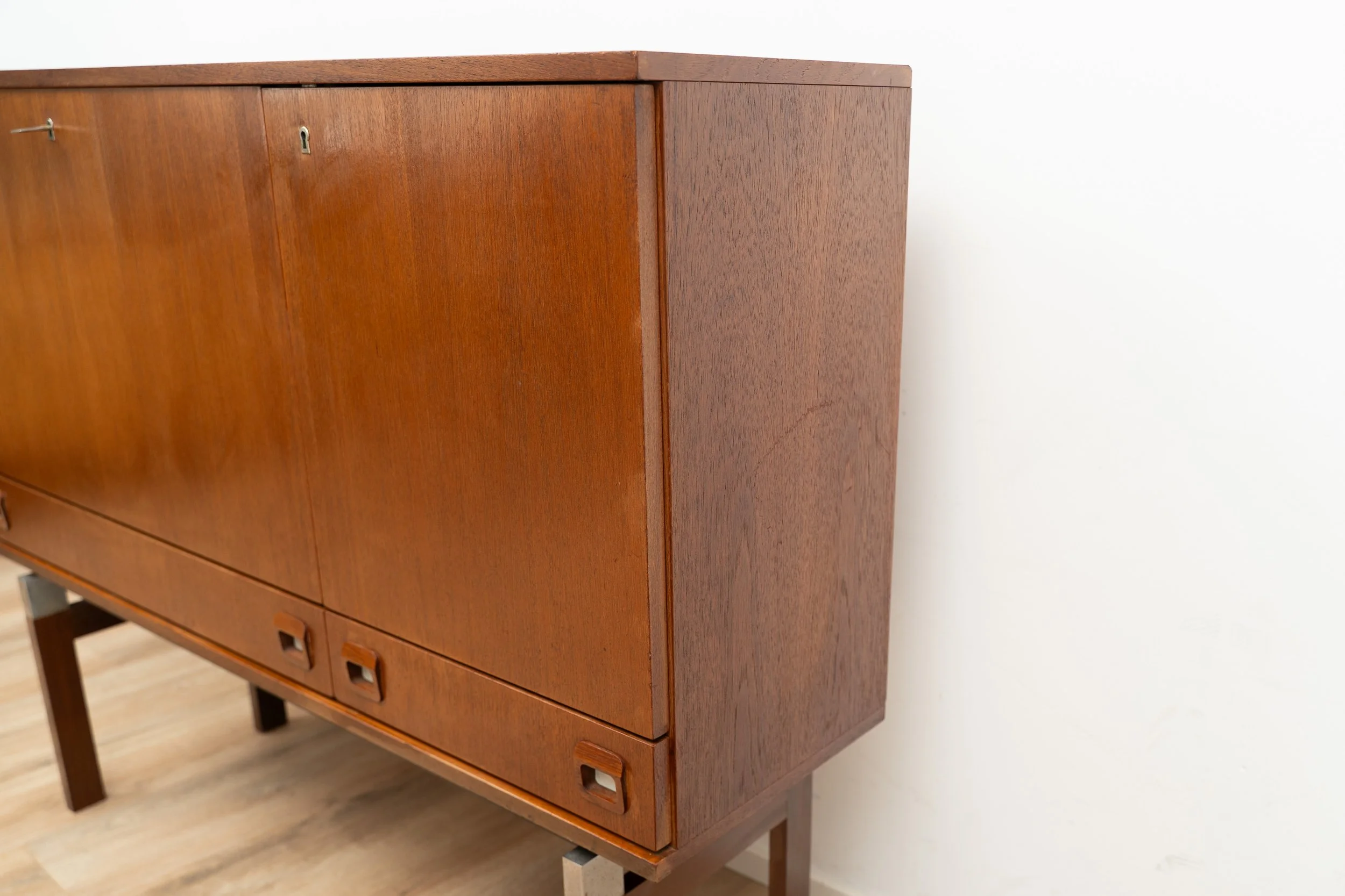 Highboard by Fristho (13 of 17).JPG