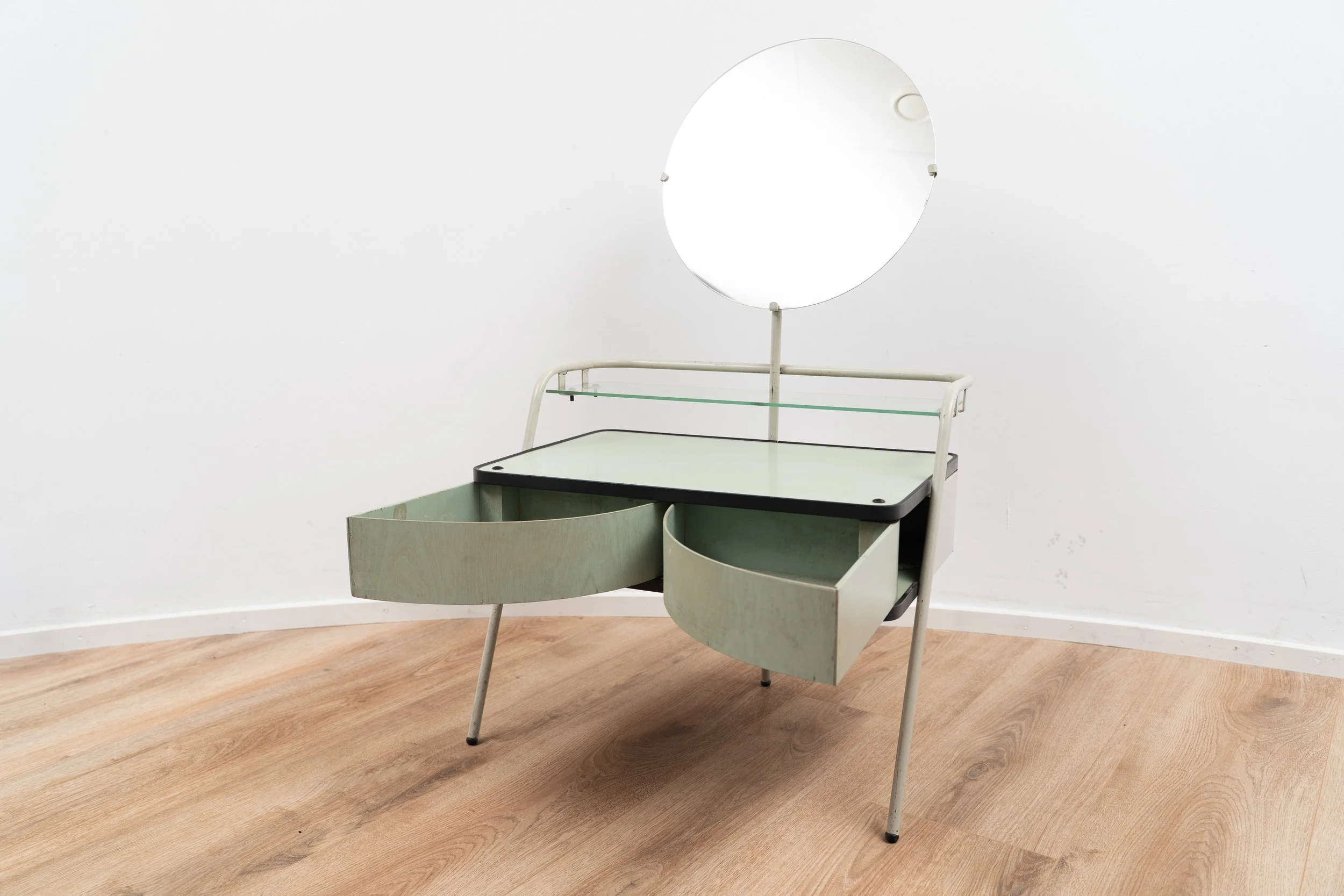 Dressing table by Auping (6 of 12).JPG