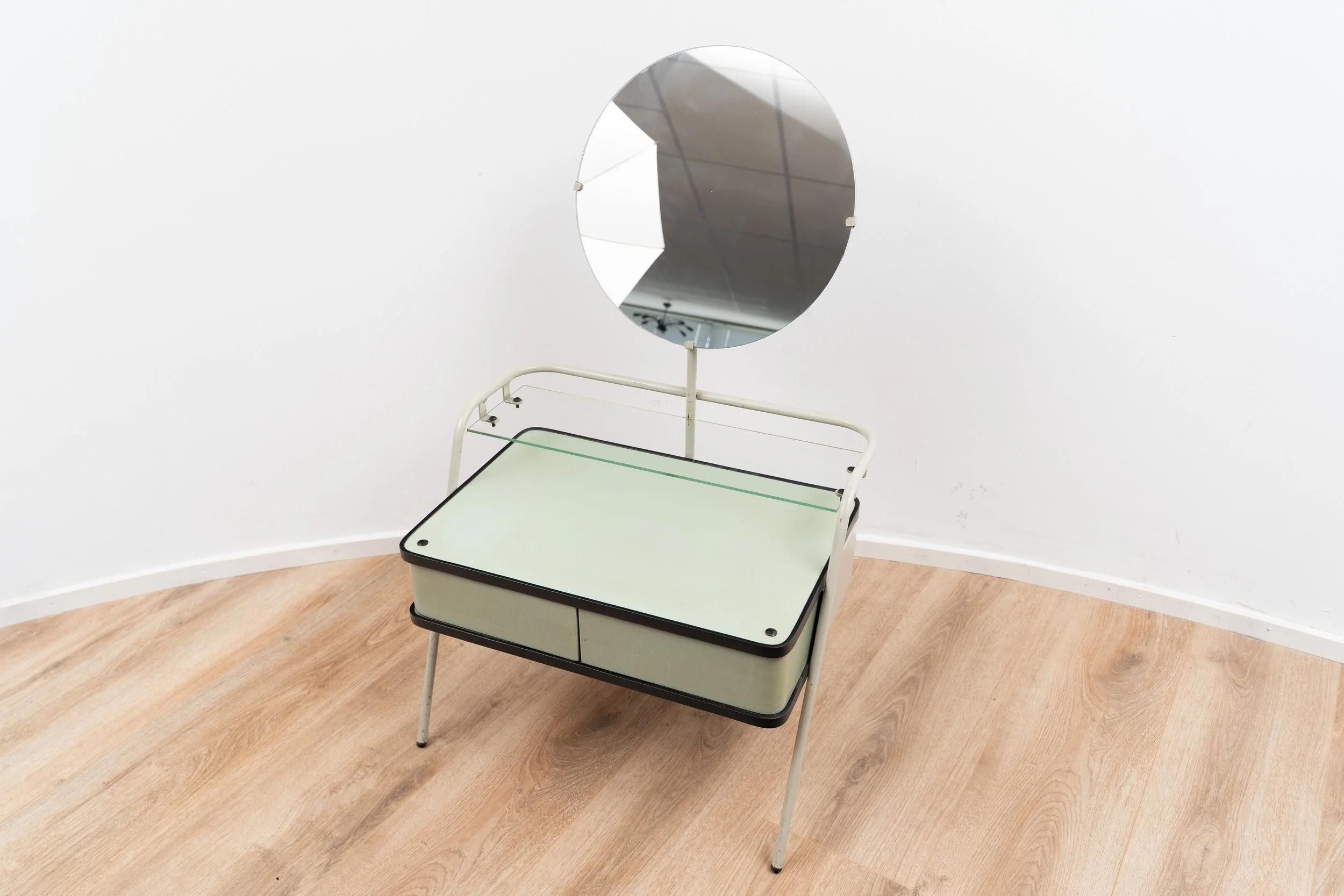 Dressing table by Auping (5 of 12).JPG