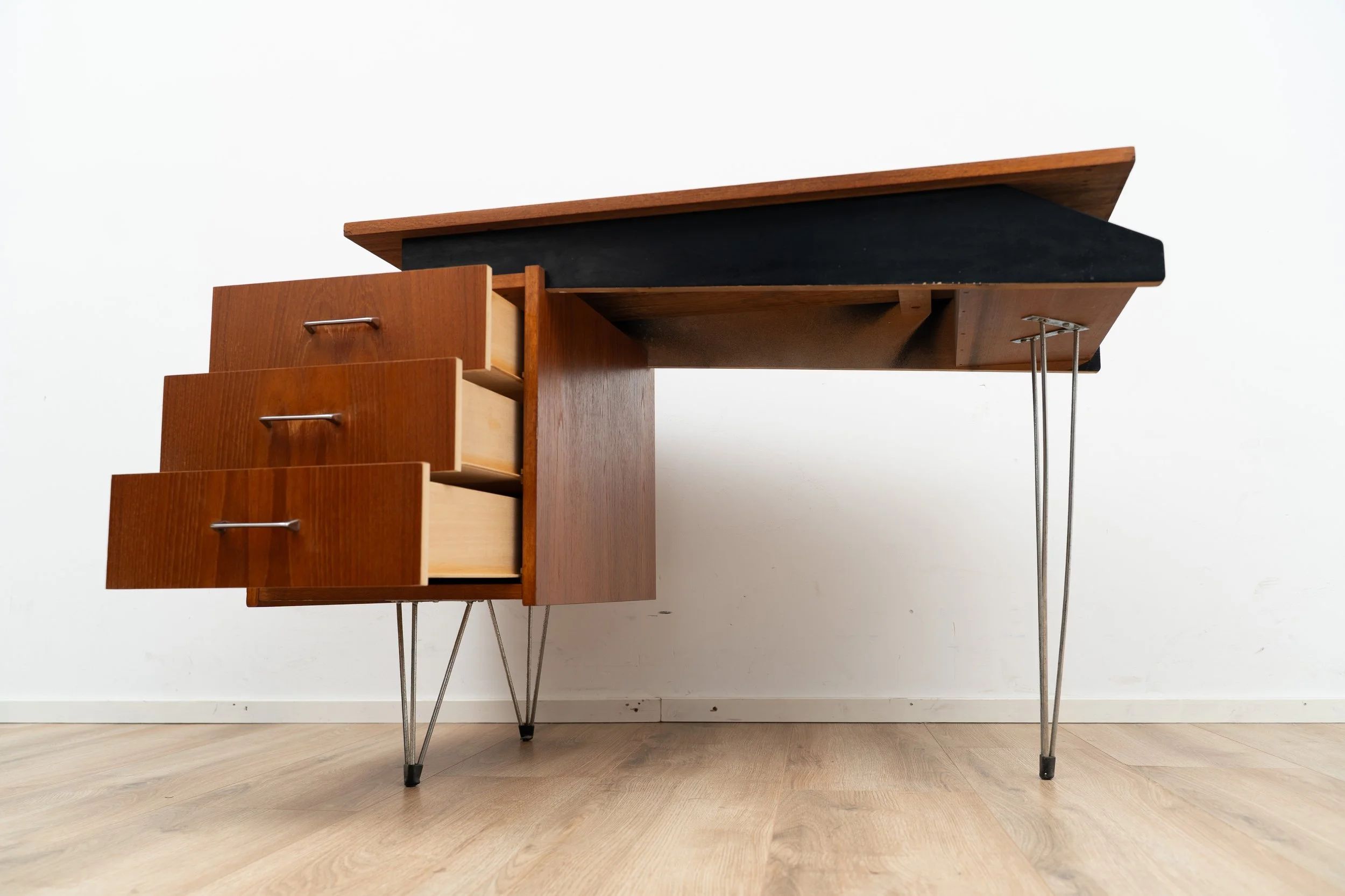 Hairpin Writing Desk by Tijsseling Nijkerk (6 of 12).JPG