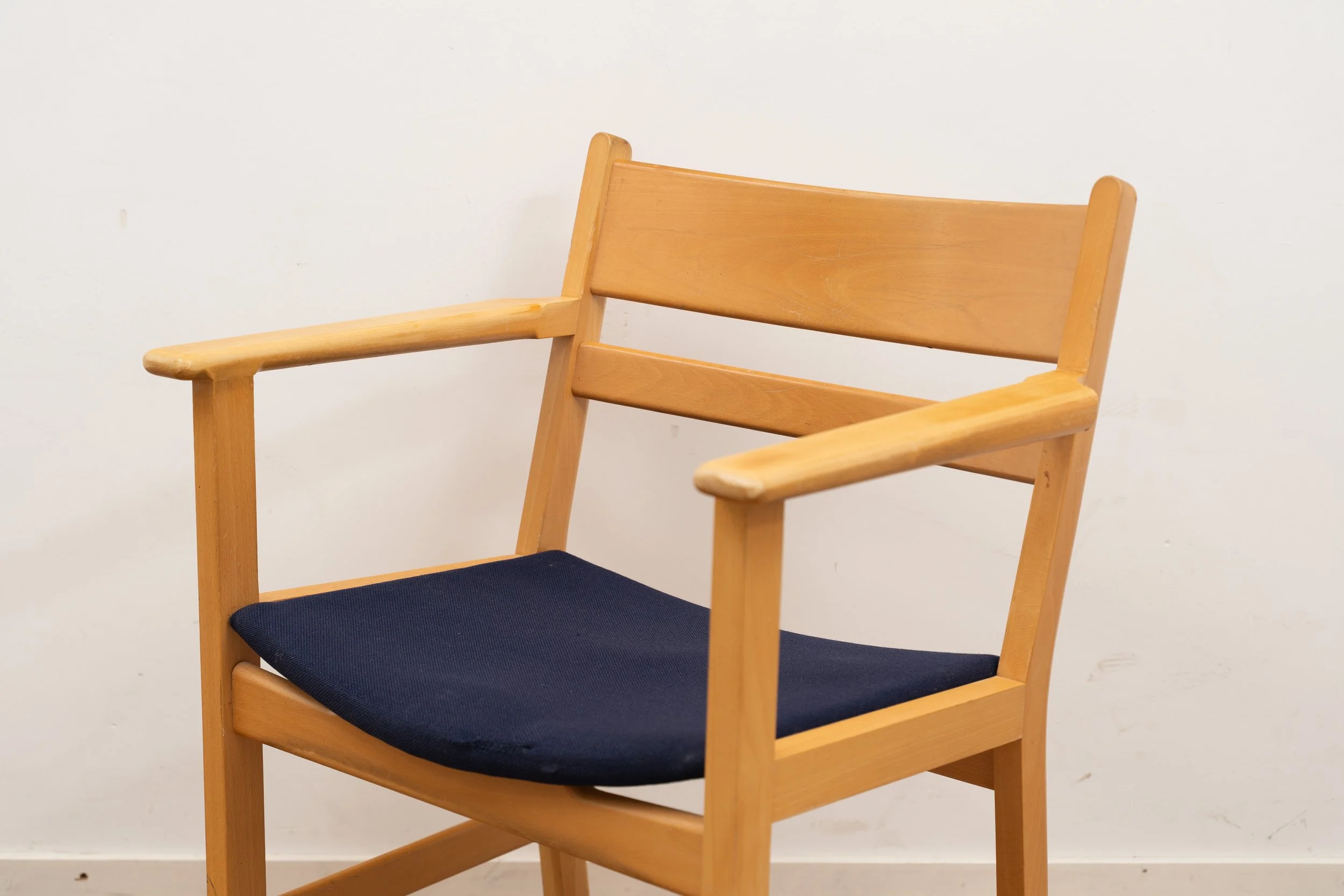 Armchair set by Hans J. Wegner (16 of 17).JPG