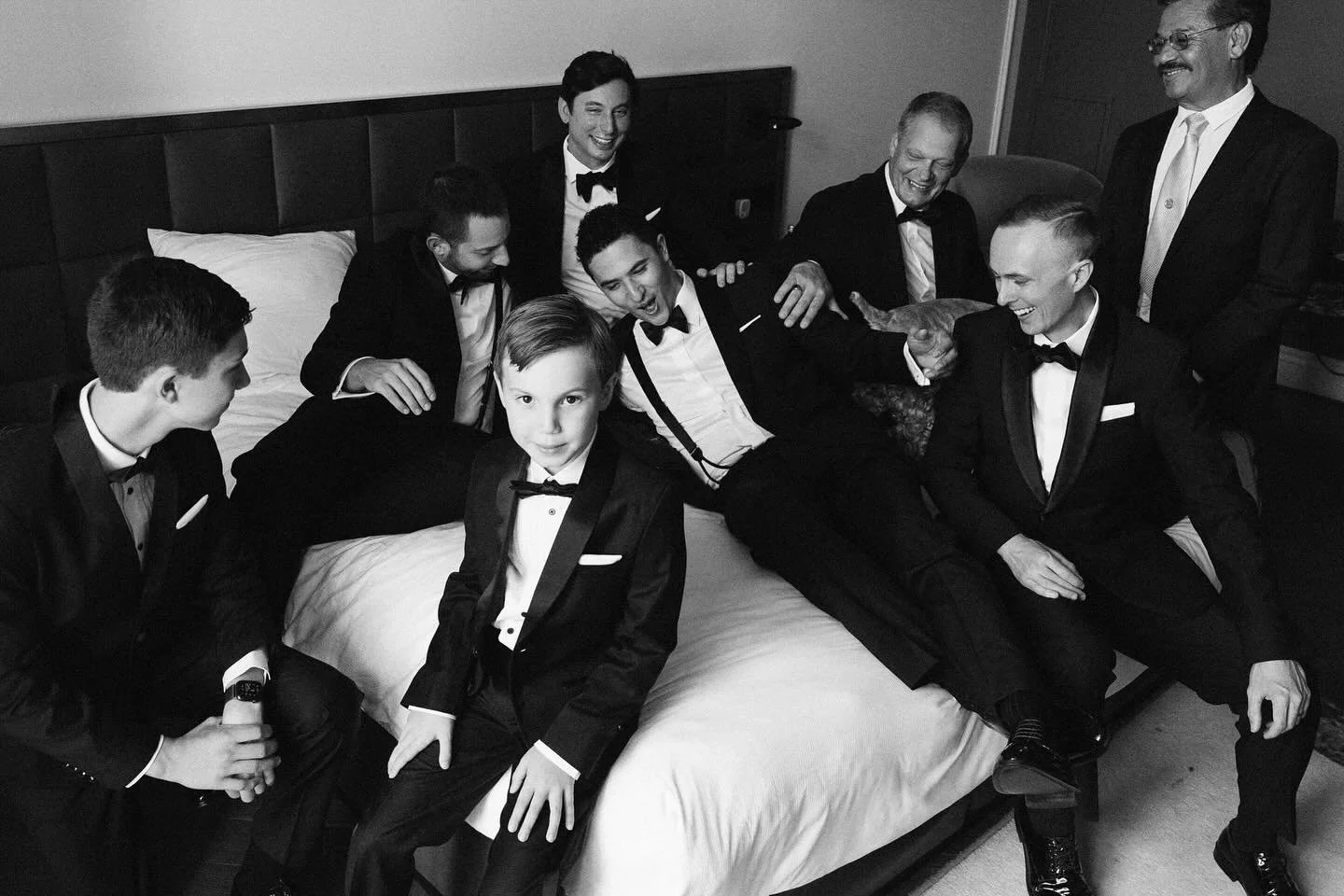 Groom morning memories ✨ @a_roy_matey 

Wedding planner: @vestuviuvejai 
#blackbow #groom #weddingmorning
