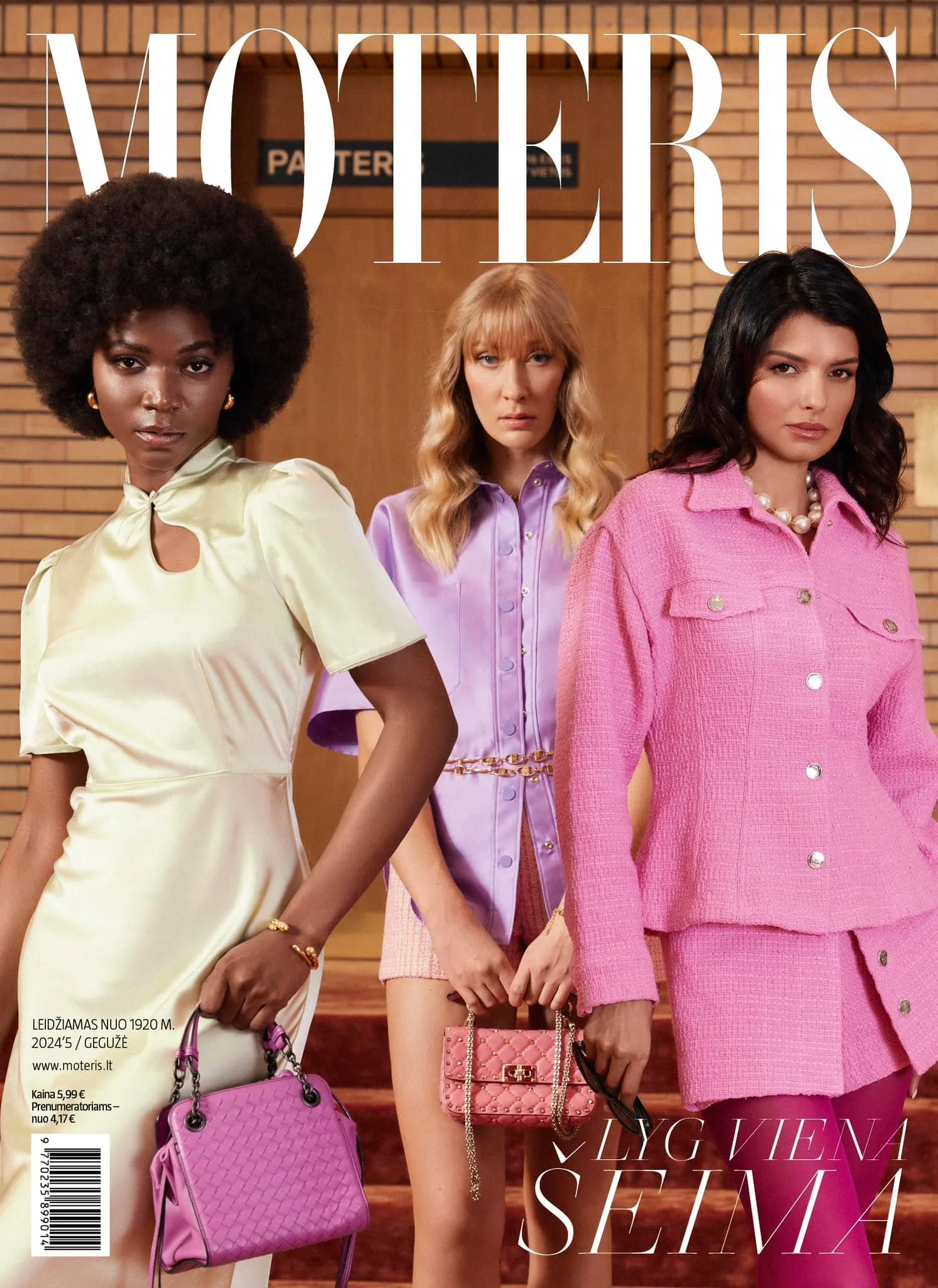 Moteris Cover.jpg