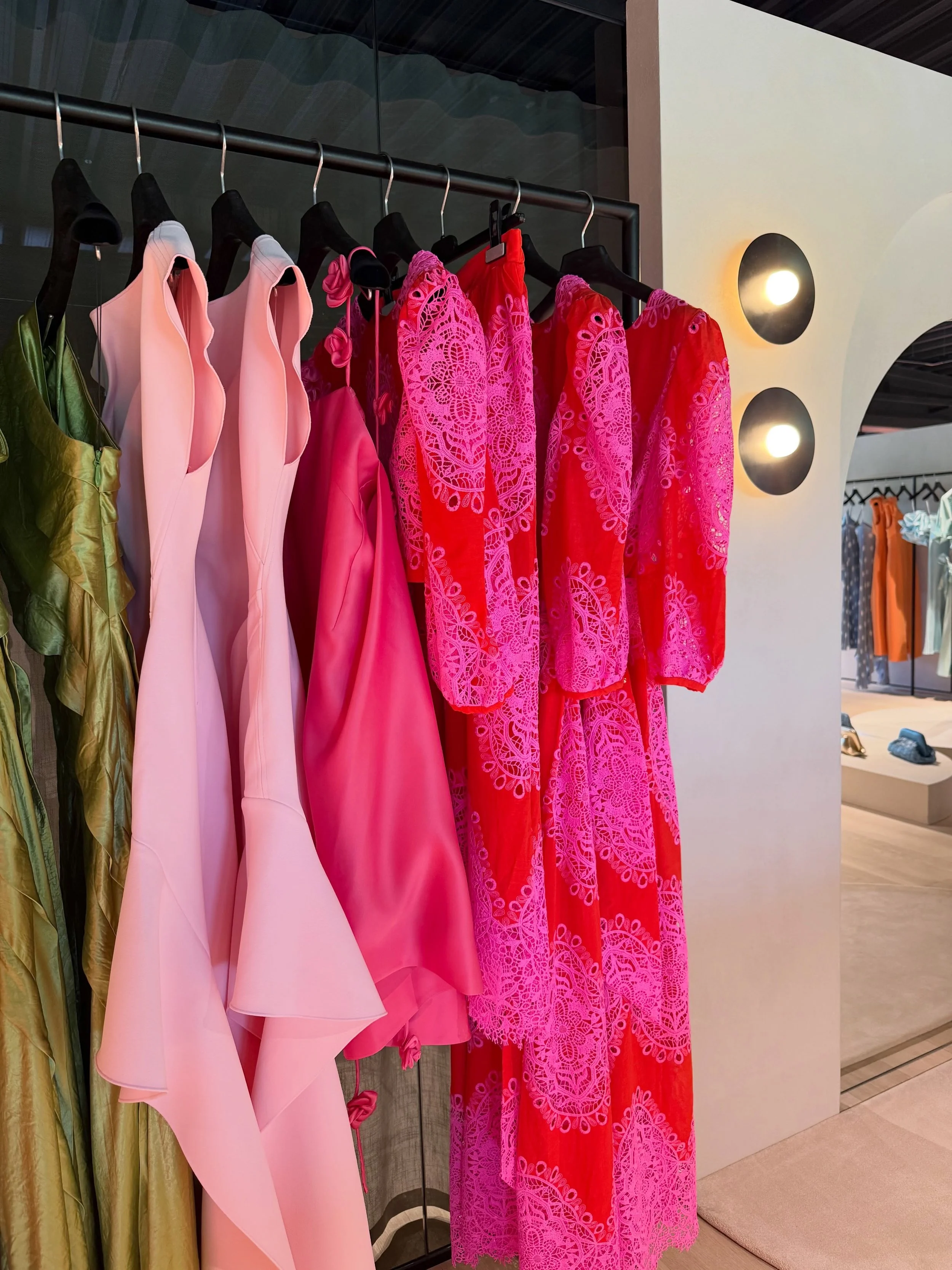 wedding season has officially arrived&hellip;
sooooo it&rsquo;s time to find your wedding guest looks ✨

no appointment needed &mdash; just pop in