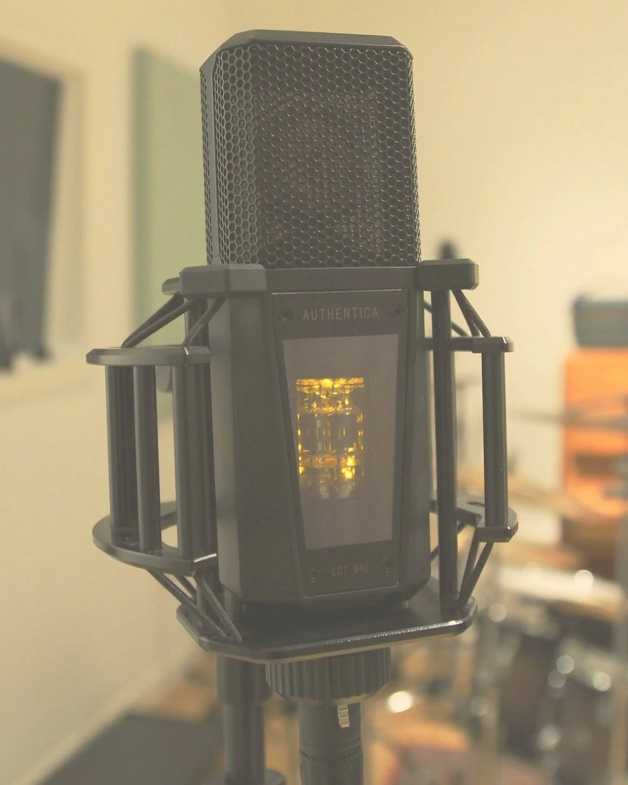 We have quite the mic locker between us @loomyorkshire , it&rsquo;s sole purpose being to make you sound great.  If you&rsquo;d like to sound nice at an unbeatable price - shoot us a message.
