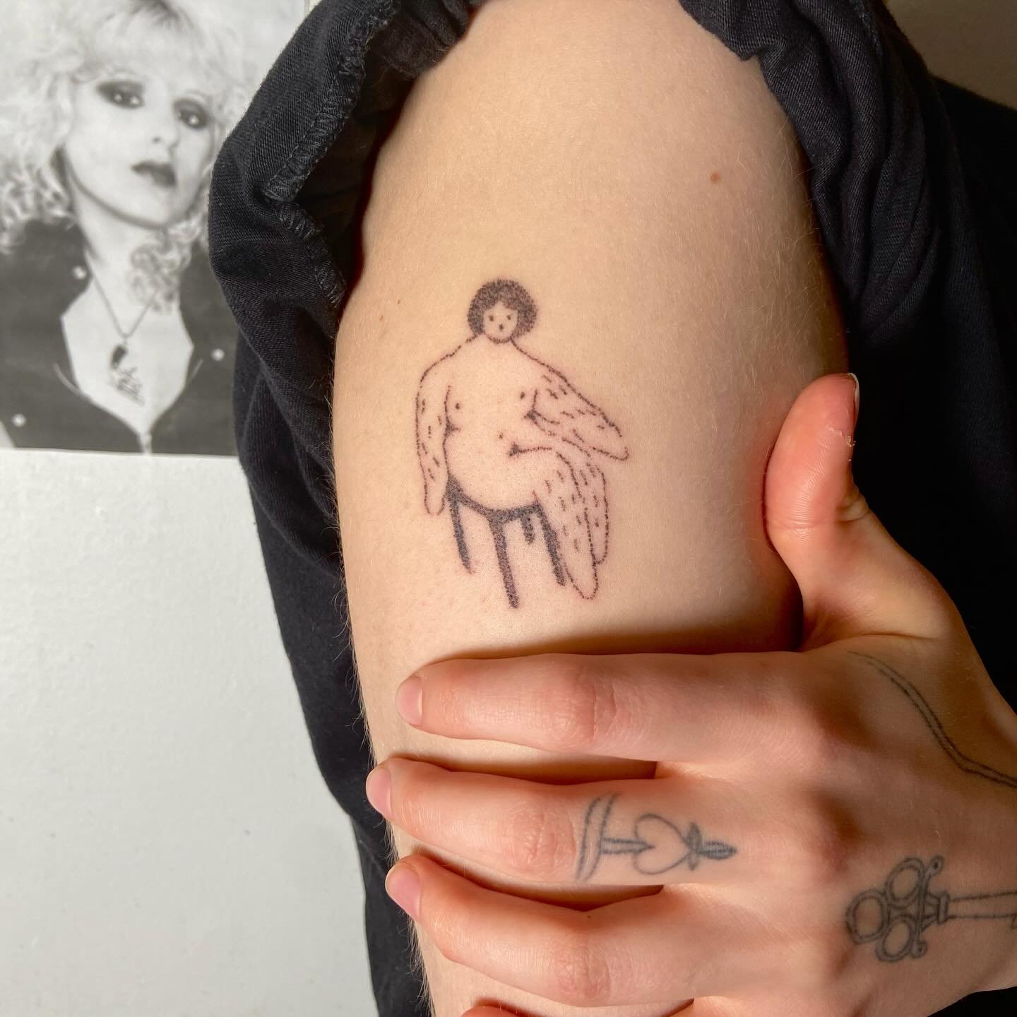 Cutie on a chair for the sweetie @teklataide ❤️&zwj;🔥🐁🍰💝