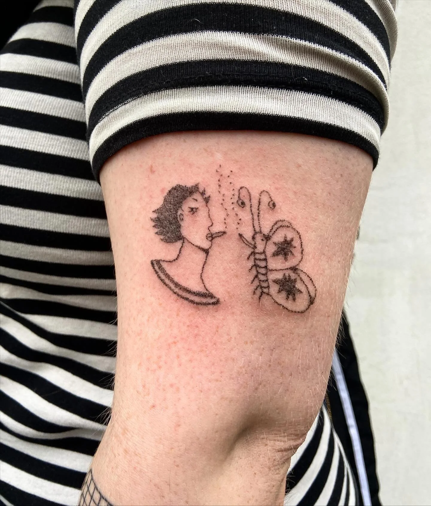 Girl and butterfly sharing a smoke for Lisan 🤍🚬🦋