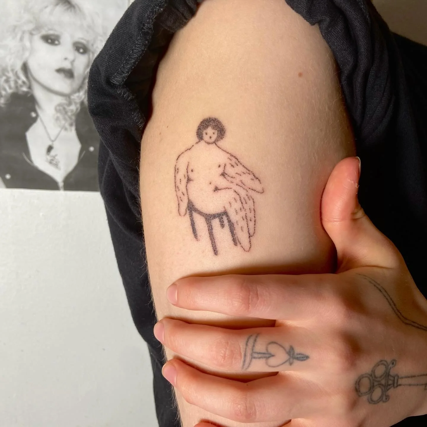 Cutie on a chair for the sweetie @teklataide ❤️&zwj;🔥🐁🍰💝