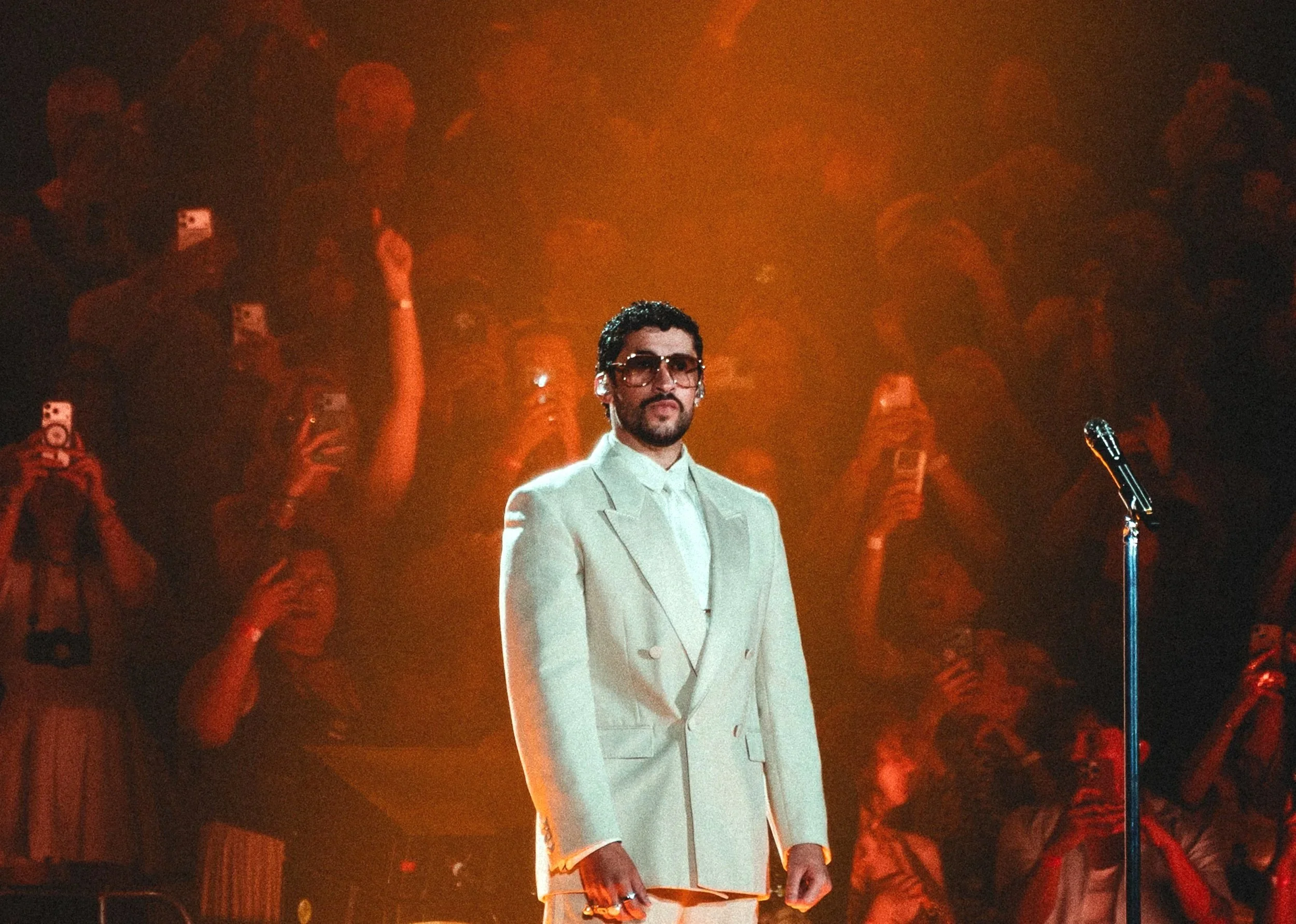 Bad Bunny - DeBÍ TiRAR MáS FOToS World Tour