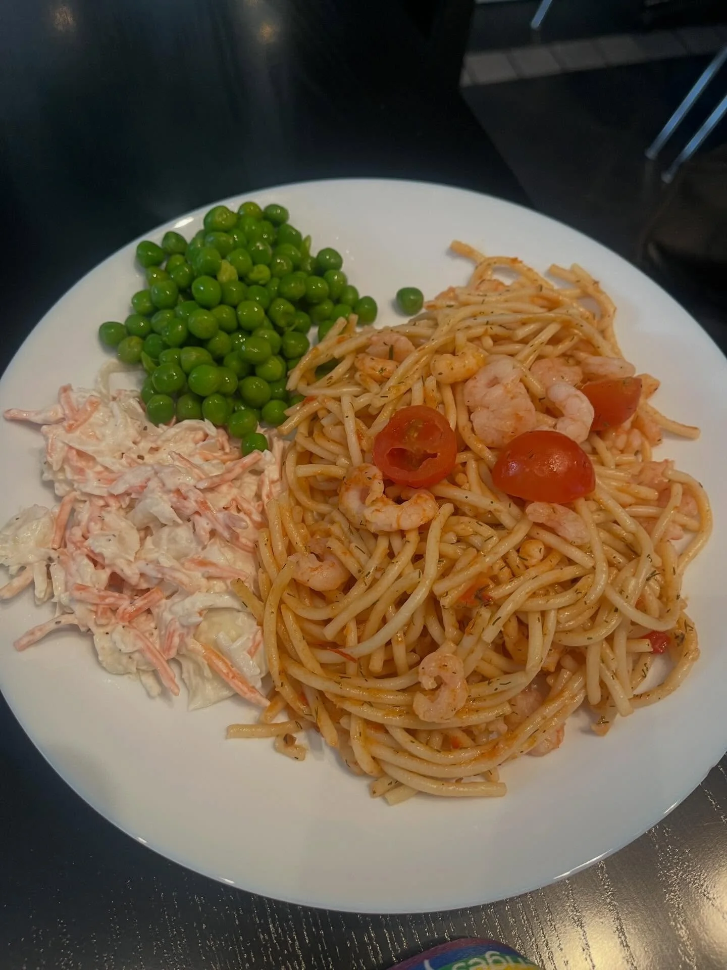 Elevers inflytande &ouml;ver maten. Idag testar @restaurangartan r&auml;kpasta som elever har f&ouml;reslagit. Snart har vi &auml;ven musik i matsalen utifr&aring;n &ouml;nskem&aring;l. 🎶🎵🥳😍