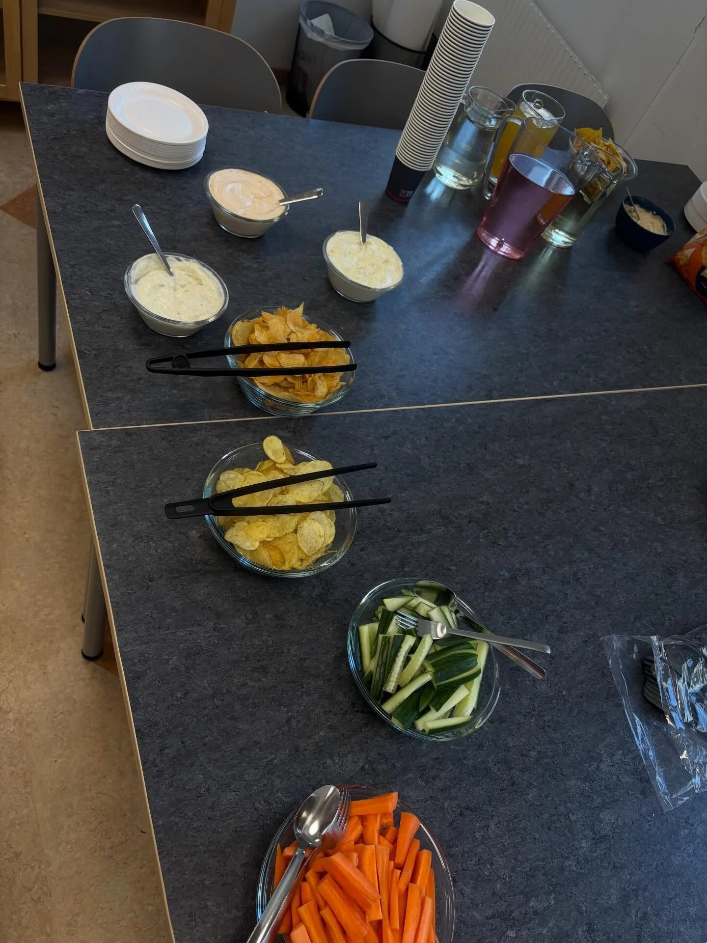 Idag har vi i Erasmus gruppen haft v&aring;rat sista m&ouml;te innan v&aring;r resa till Malta! 

Det blev massa gott - b&aring;de mat, snacks och efterr&auml;tt! 🤩

#erasmusplus #Malta #victumgymnasium #victum