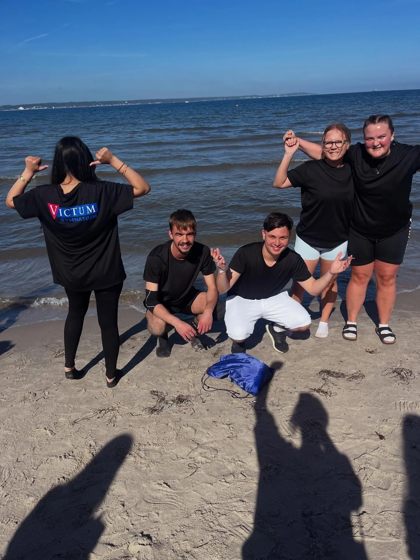 Dagens stj&auml;rnor p&aring; plan och utanf&ouml;r. Just nu 2 vinster av 2 matcher spelade. 🙌⭐️🏖️🤾&zwj;♀️🤾&zwj;♂️🥅⭐️ #victumgymnasium #v&aring;rdochomsorgsprogrammet #barnochfritidsprogrammet #introduktionsprogrammet