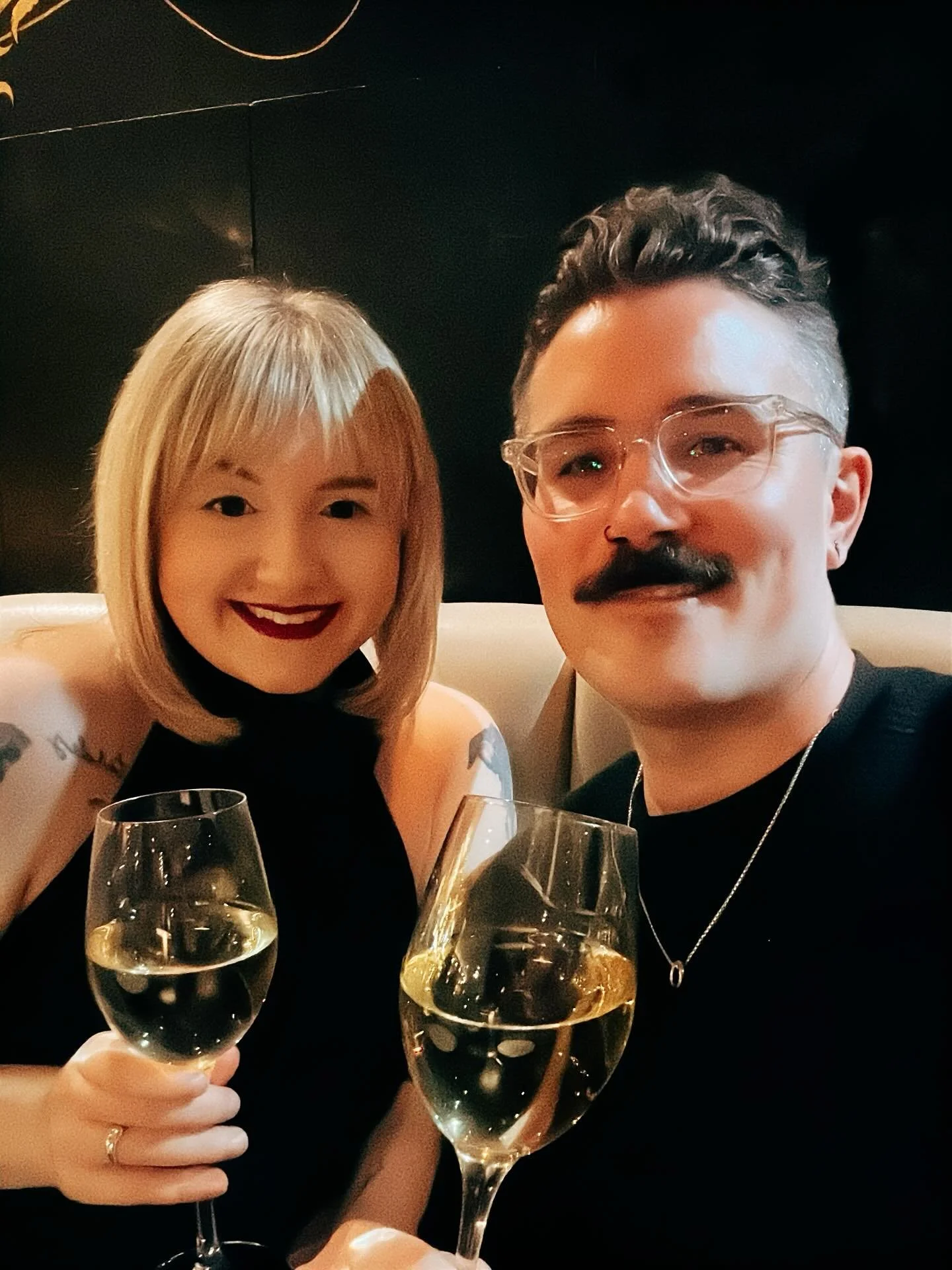 🇹🇭 Chaophraya Cheers! 🥂

Had the most incredible dining experience tonight at @chaophrayathai with my amazing friend @jennifersomerssocial ! 👯&zwj;♀️ Seriously blown away by the service.
We were even asked if we&rsquo;d like a gap between our cou