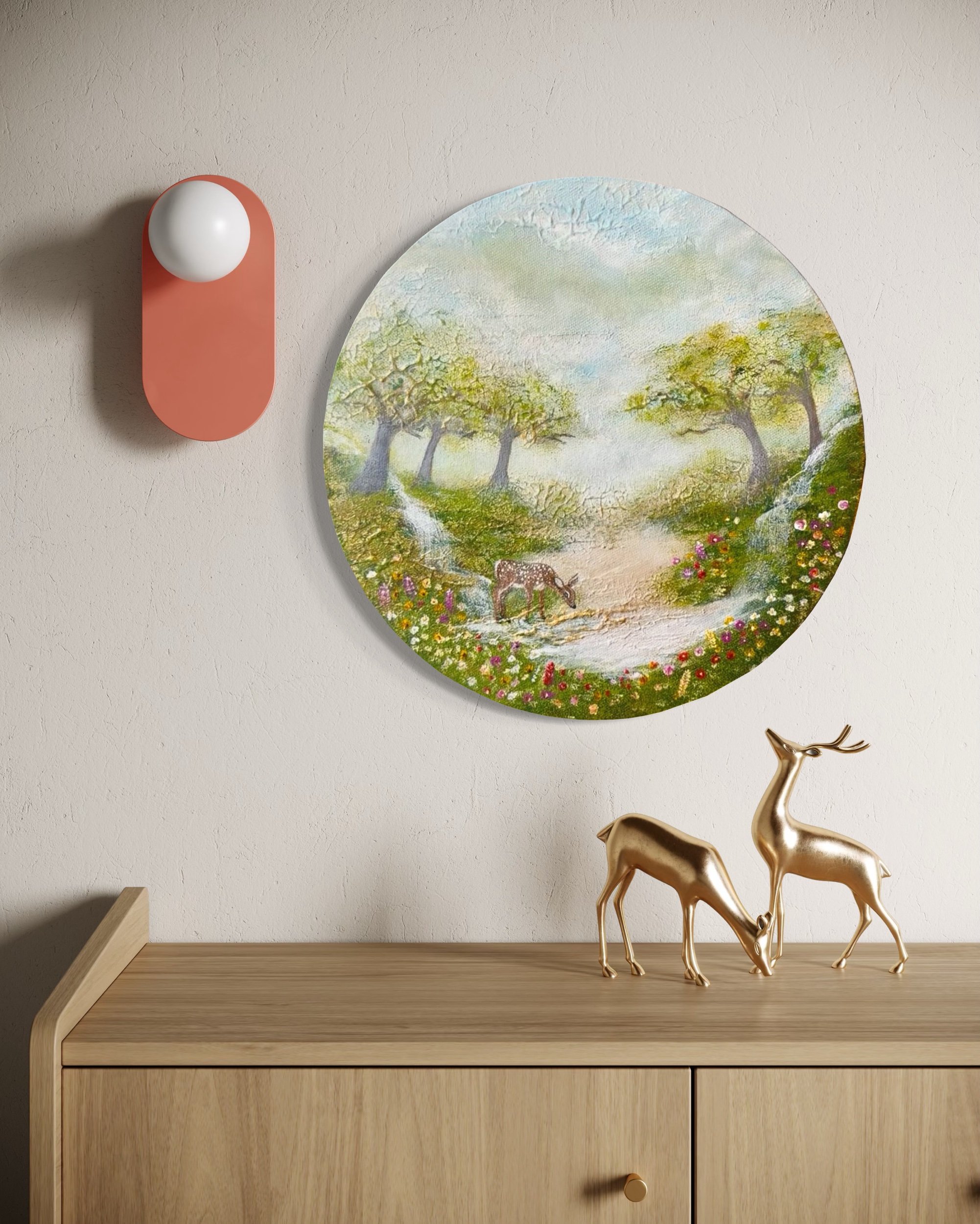 Runde abstrakte Kunst Frühling mit Hirsch auf einem Waldweg und blühenden Blumen