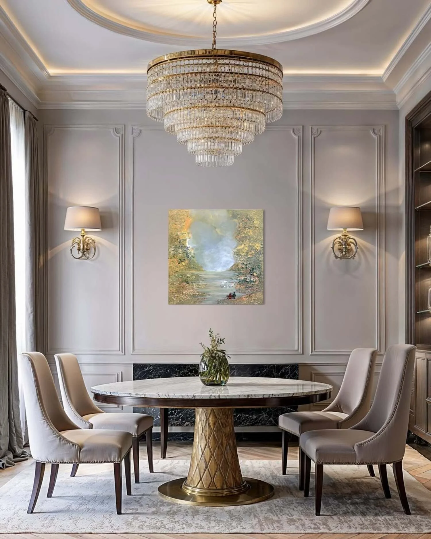 Ruhige Wandkunst in sanften Farbtönen in einem modernen Wohnzimmer.