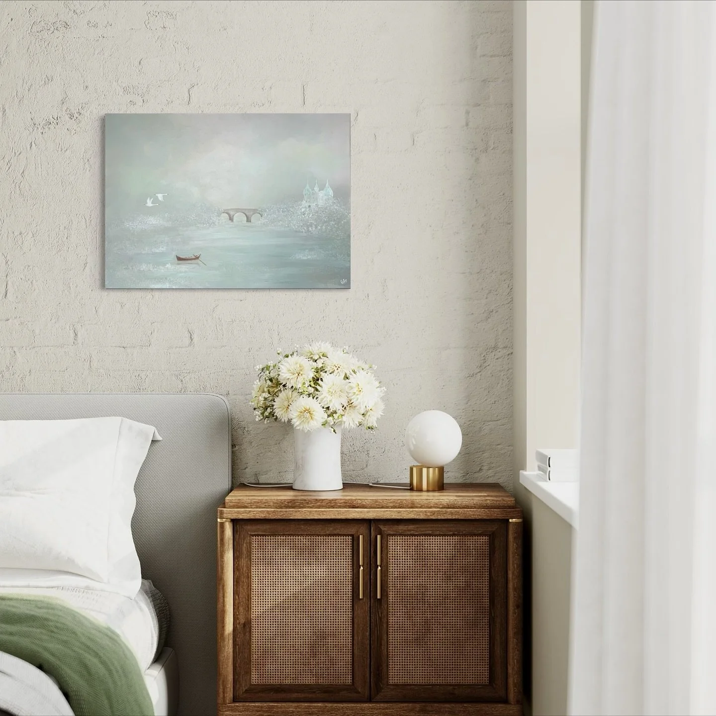 Küstenwandbild mit Panorama-Meereslandschaft über einem Holzschrank im Schlafzimmer