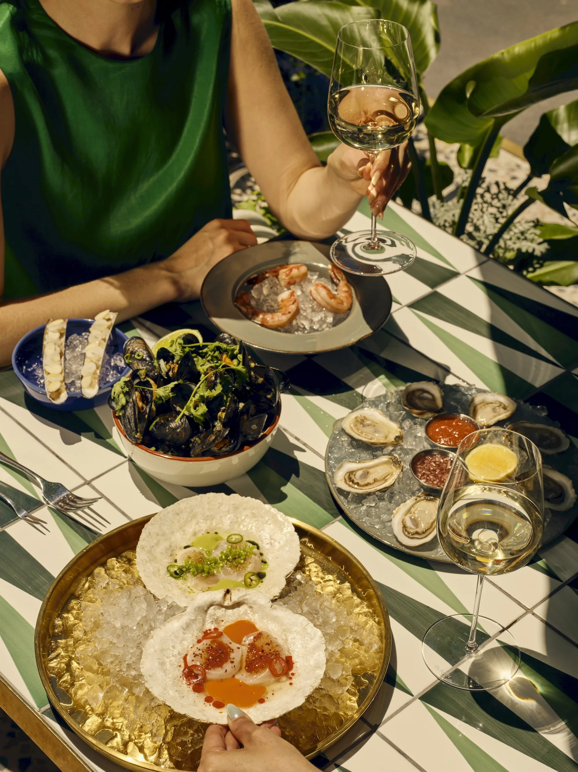 raw-bar-and-steamed-mussels-claudia-di-maio-lifestyle.jpg