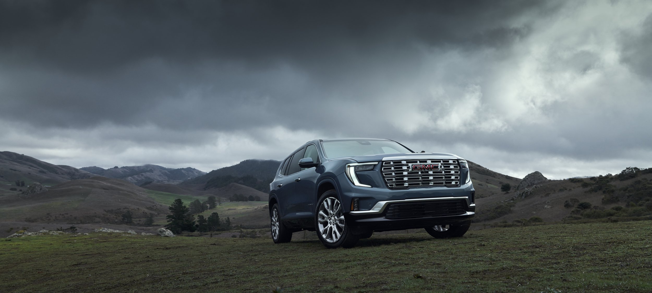 GMC_ACADIA_FIRST_DAWN_DAY_02_HERO_EXTERIOR_DENALI_SL2_0176.jpg