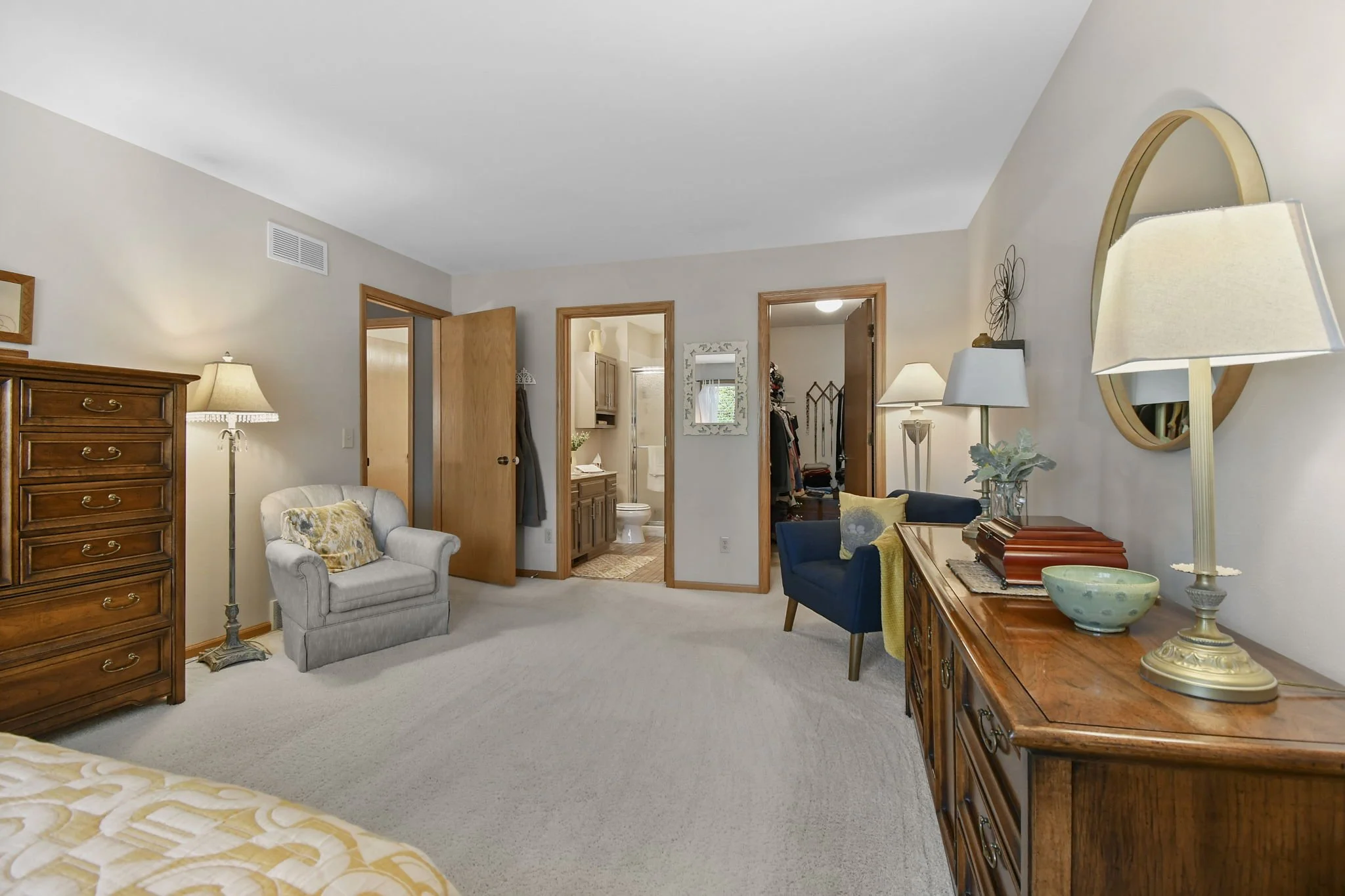 28-web-or-mls-113-coach-house-dr.jpg