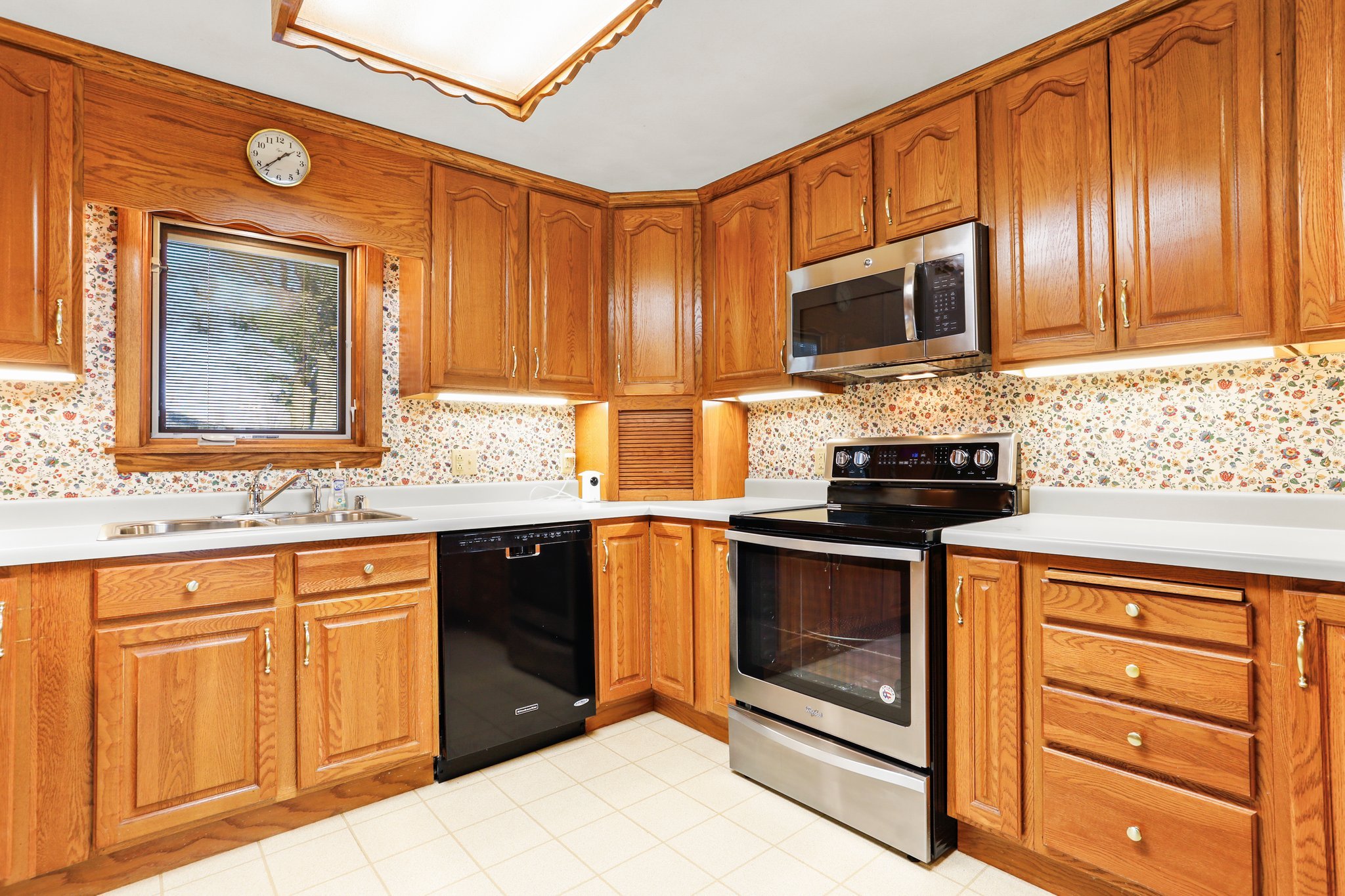 62-web-or-mls-4595-mahoney-rd.jpg