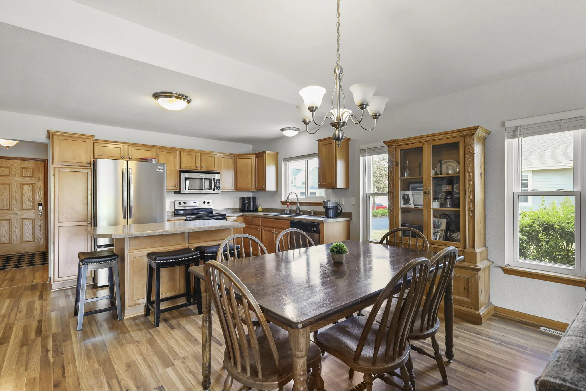 19-web-or-mls-614-belmont-dr.jpg