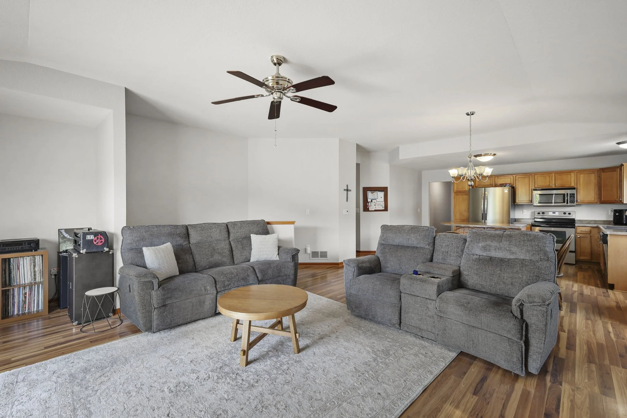 11-web-or-mls-614-belmont-dr.jpg