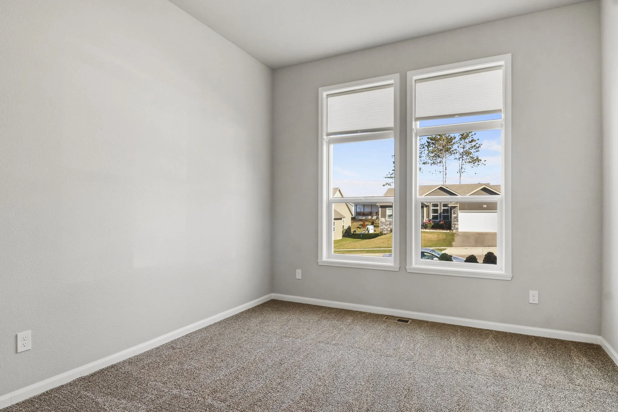 30-web-or-mls-932-margarets-way.jpg