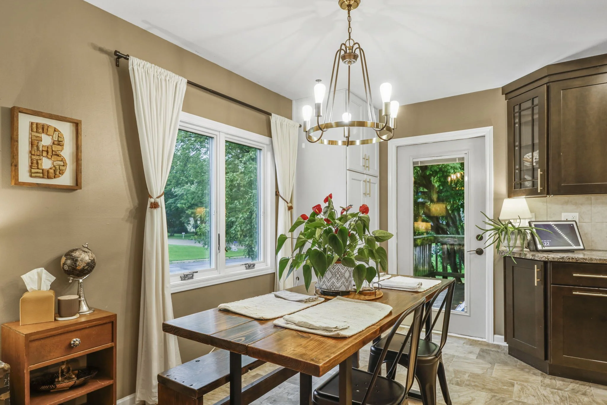 17-web-or-mls-615-hyland-dr.jpg