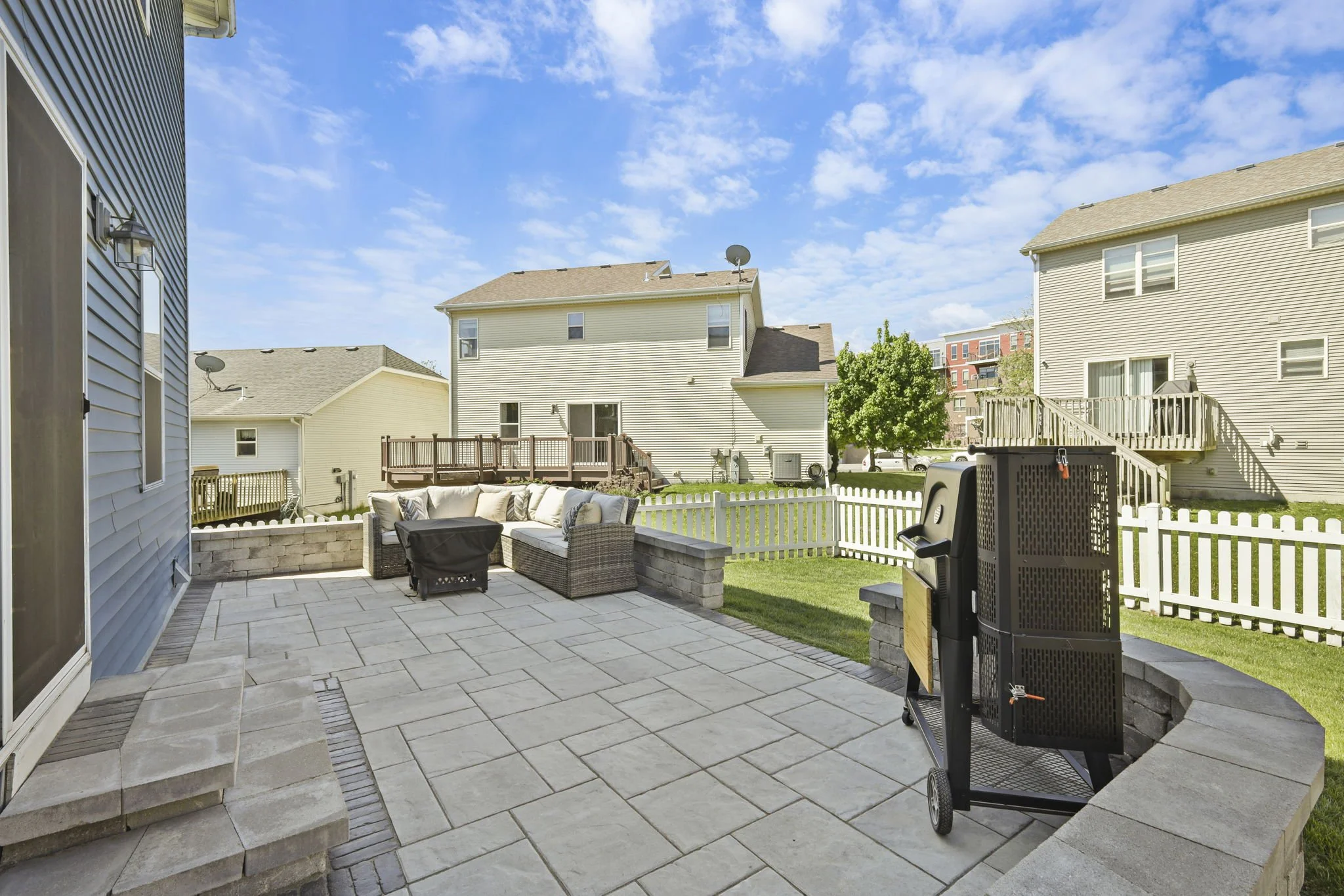 8-web-or-mls-518-lisa-ann-dr.jpg