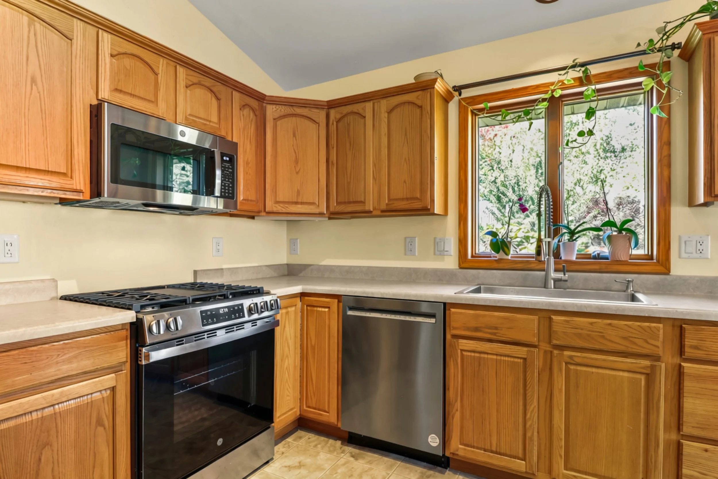 Kitchen 2.jpg